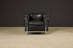 Fauteuil club en cuir « LC2 » du début des années 1980, signé Le Corbusier pour Cassina