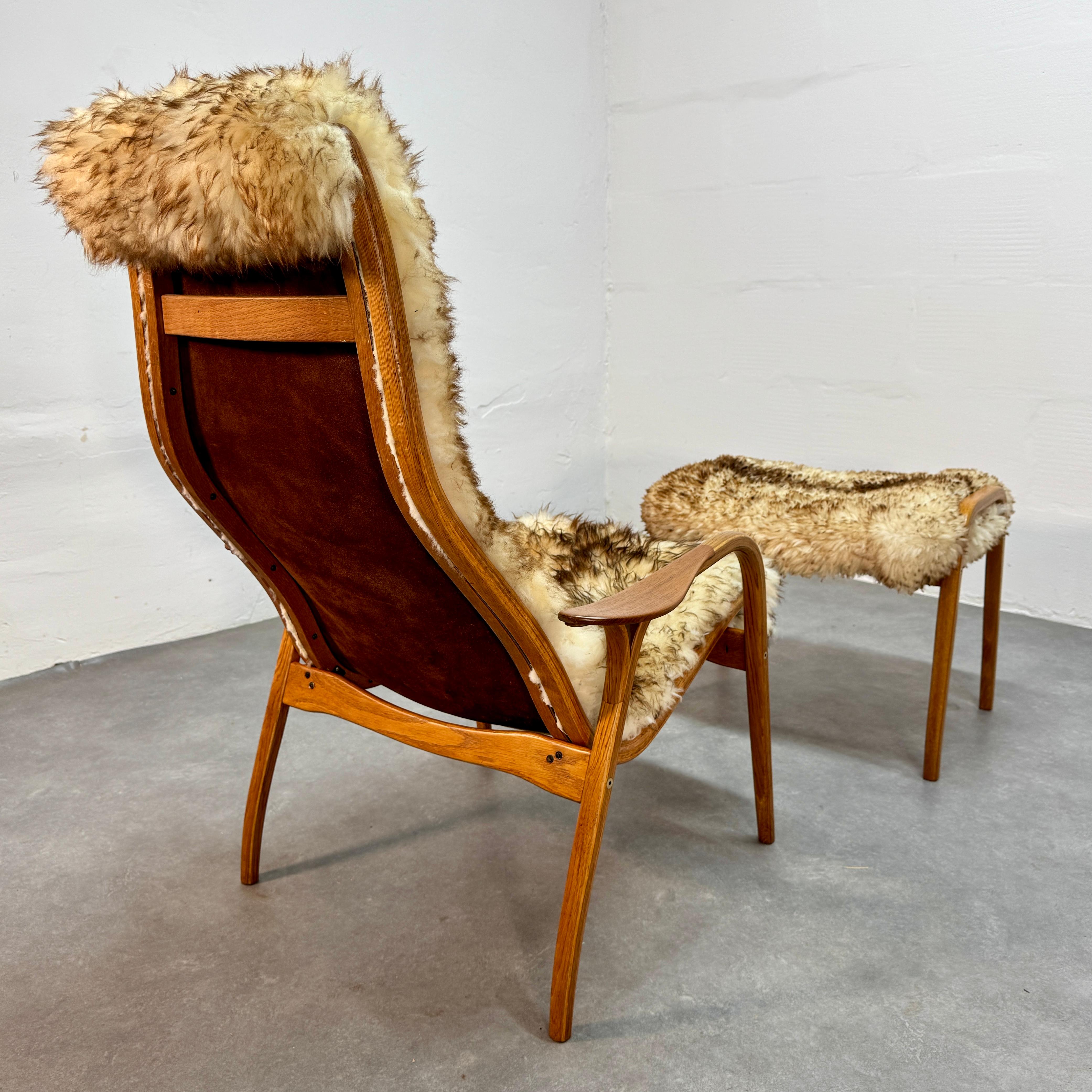 Sillón y otomana Lamino de roble de Yngne Ekstrom para Swedese Dinamarca, años 60. Moderno de mediados de siglo en venta