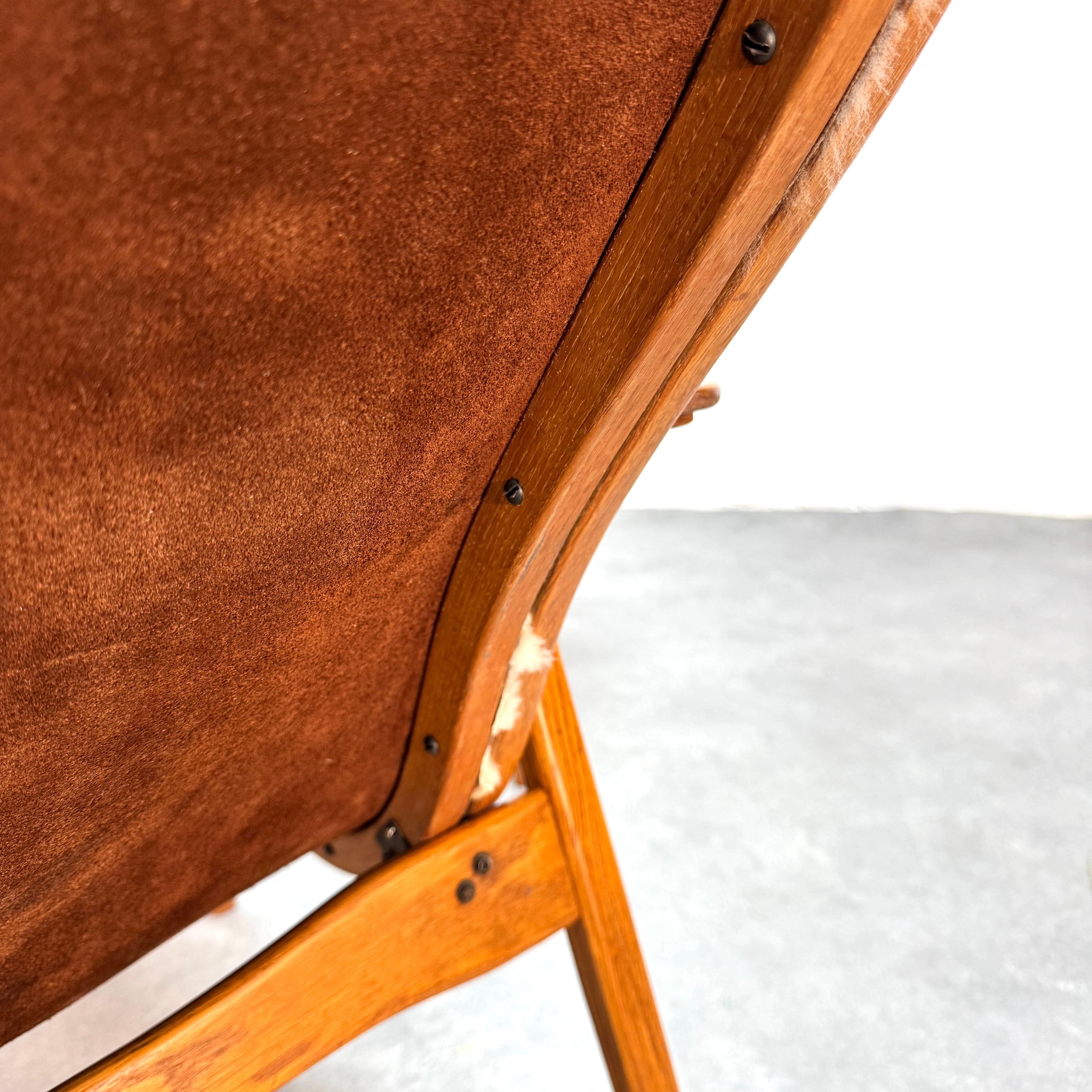 Early Yngne Ekstrom oak Lamino armchair & ottoman for Swedese Denmark, 1960's. In Good Condition For Sale In CASTENRAY, NL