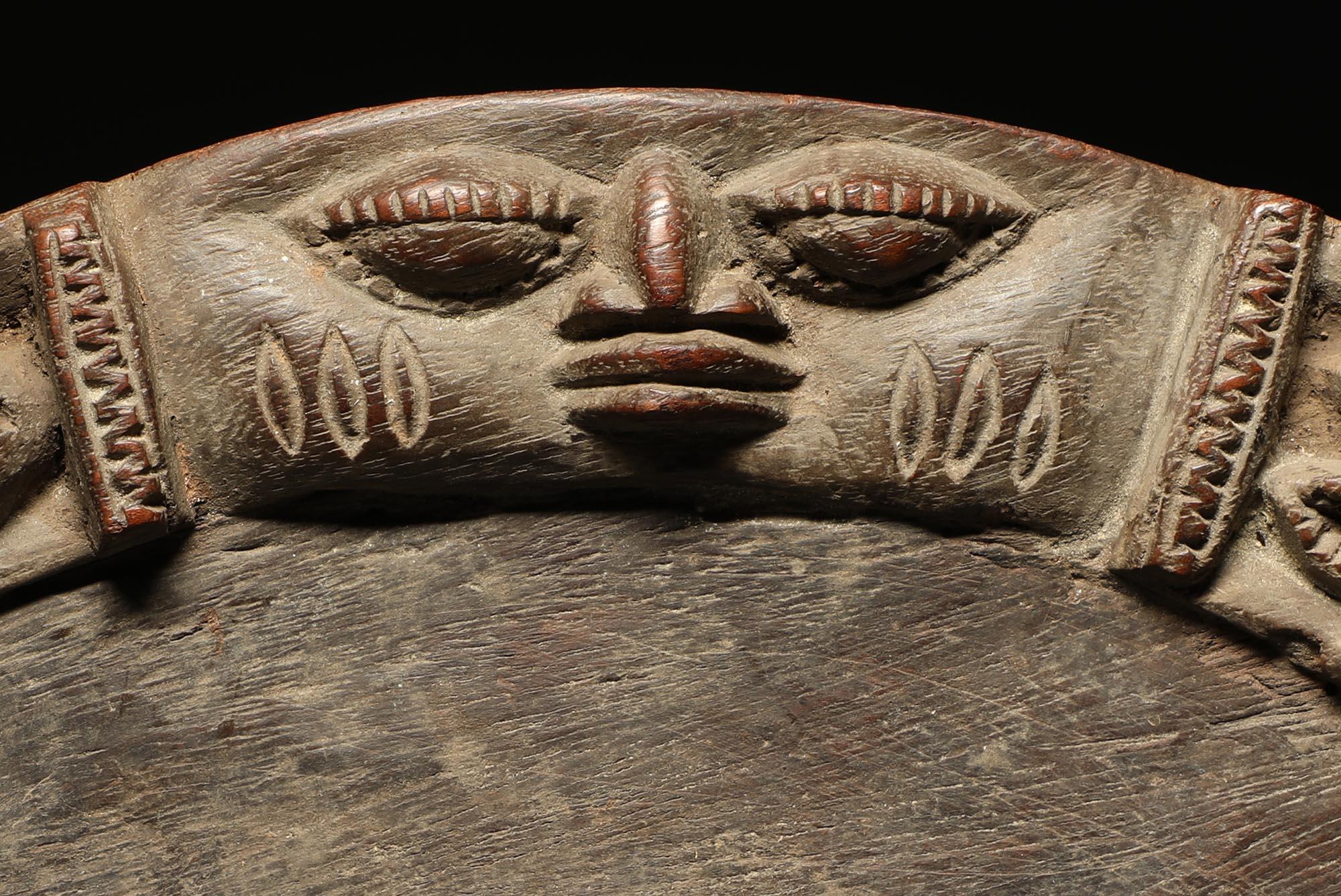 Early Yoruba Wood Circular Divination Board Face & Figures, Early 20th C round For Sale 1