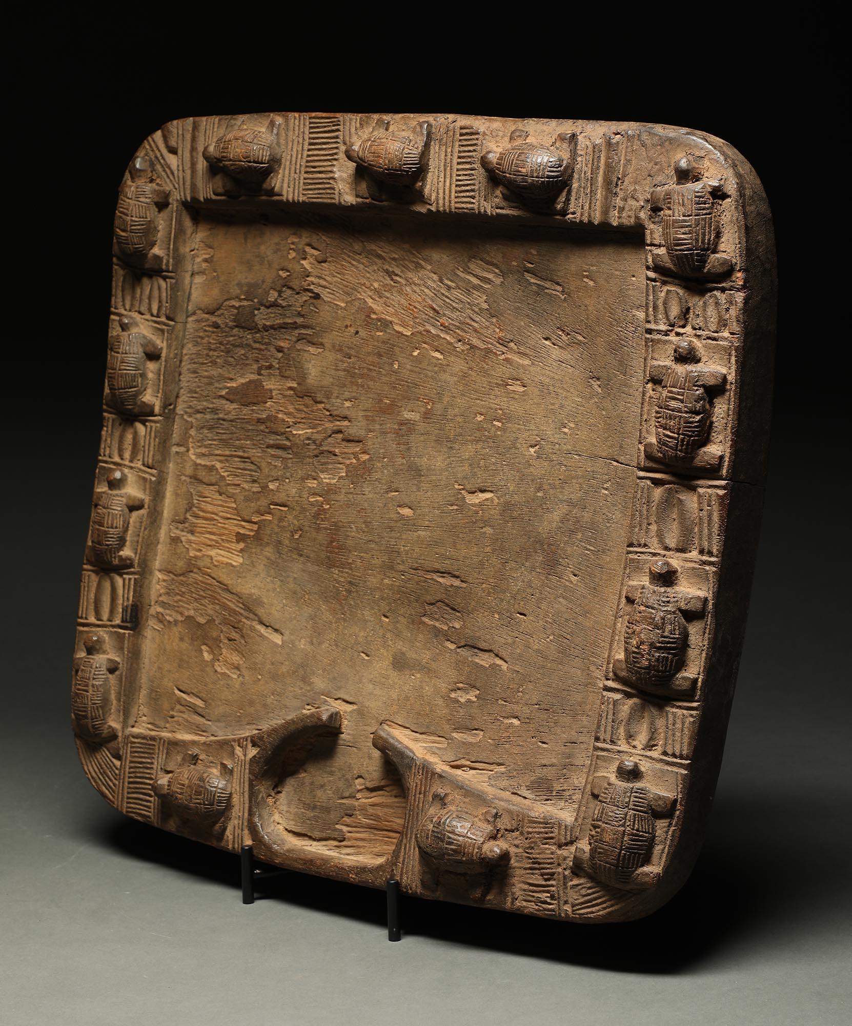 Early Yoruba Wood Divination Board with Row of Turtles, Nigeria Early 20th C In Distressed Condition In Point Richmond, CA