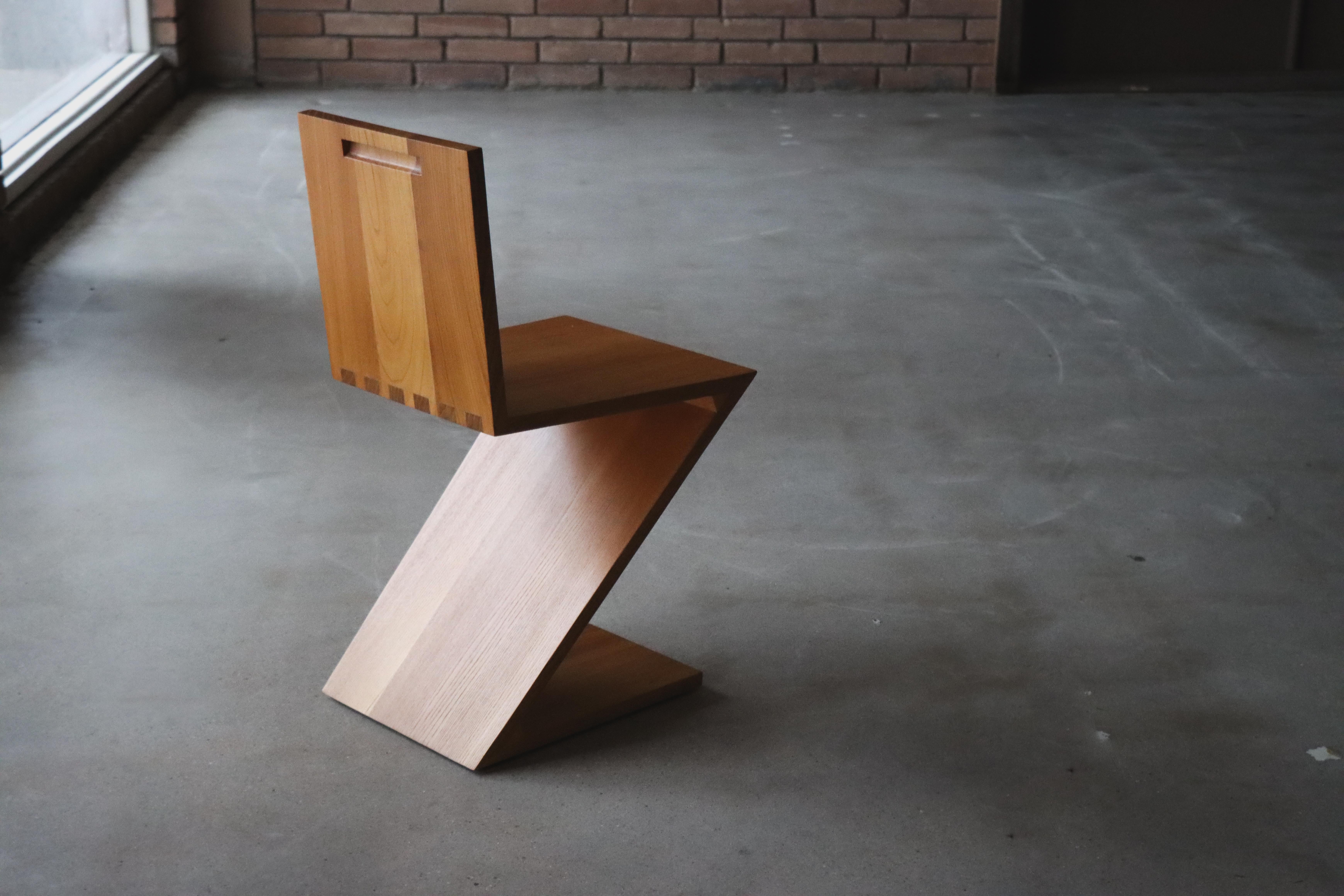 italien Ancienne chaise Zig Zag Design/One par Gerrit Rietveld, Cassina 1973-1978 en vente