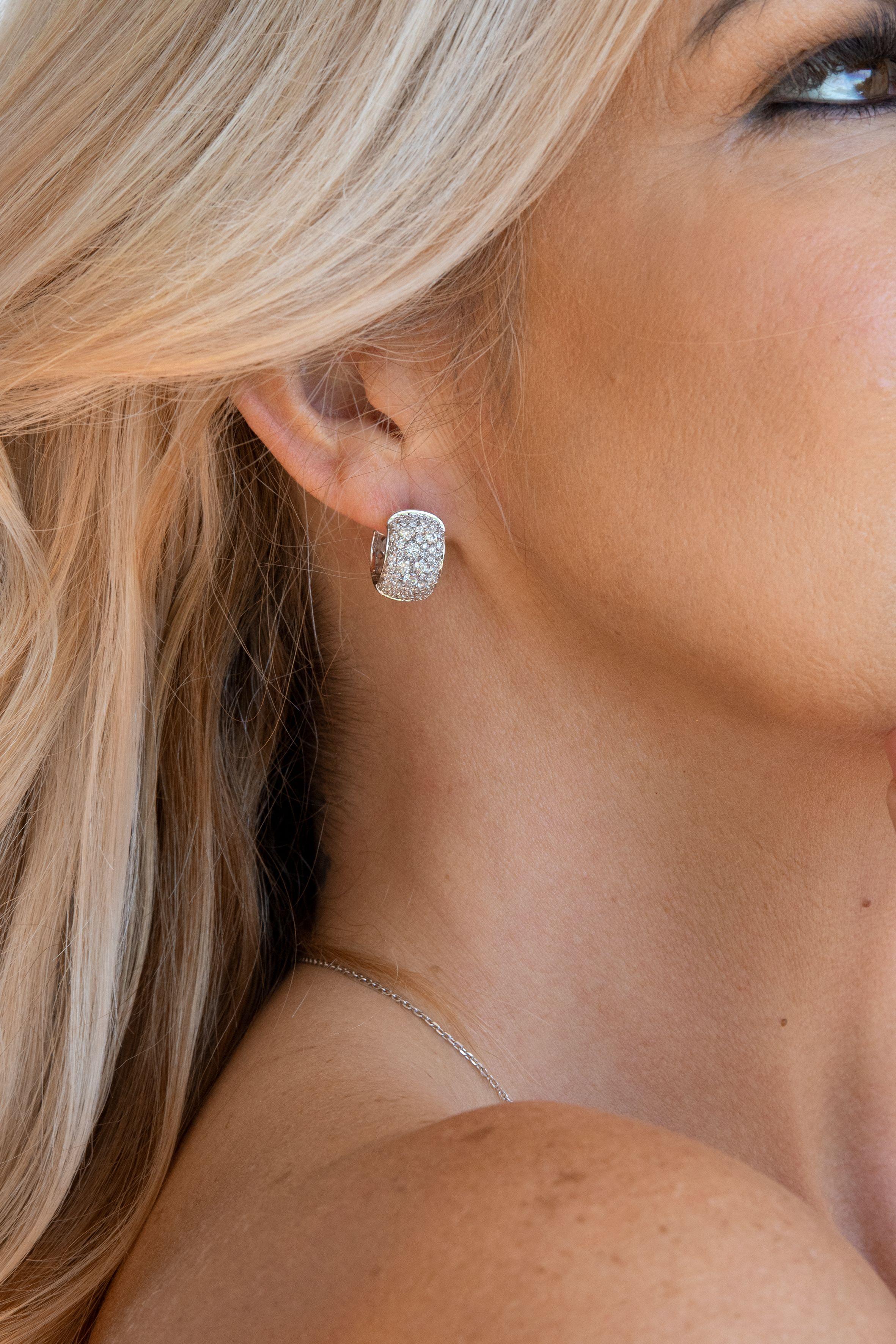 Earring 18 Karat With Gold and 1.74 Carats Diamonds In New Condition For Sale In Cascais, Lisboa