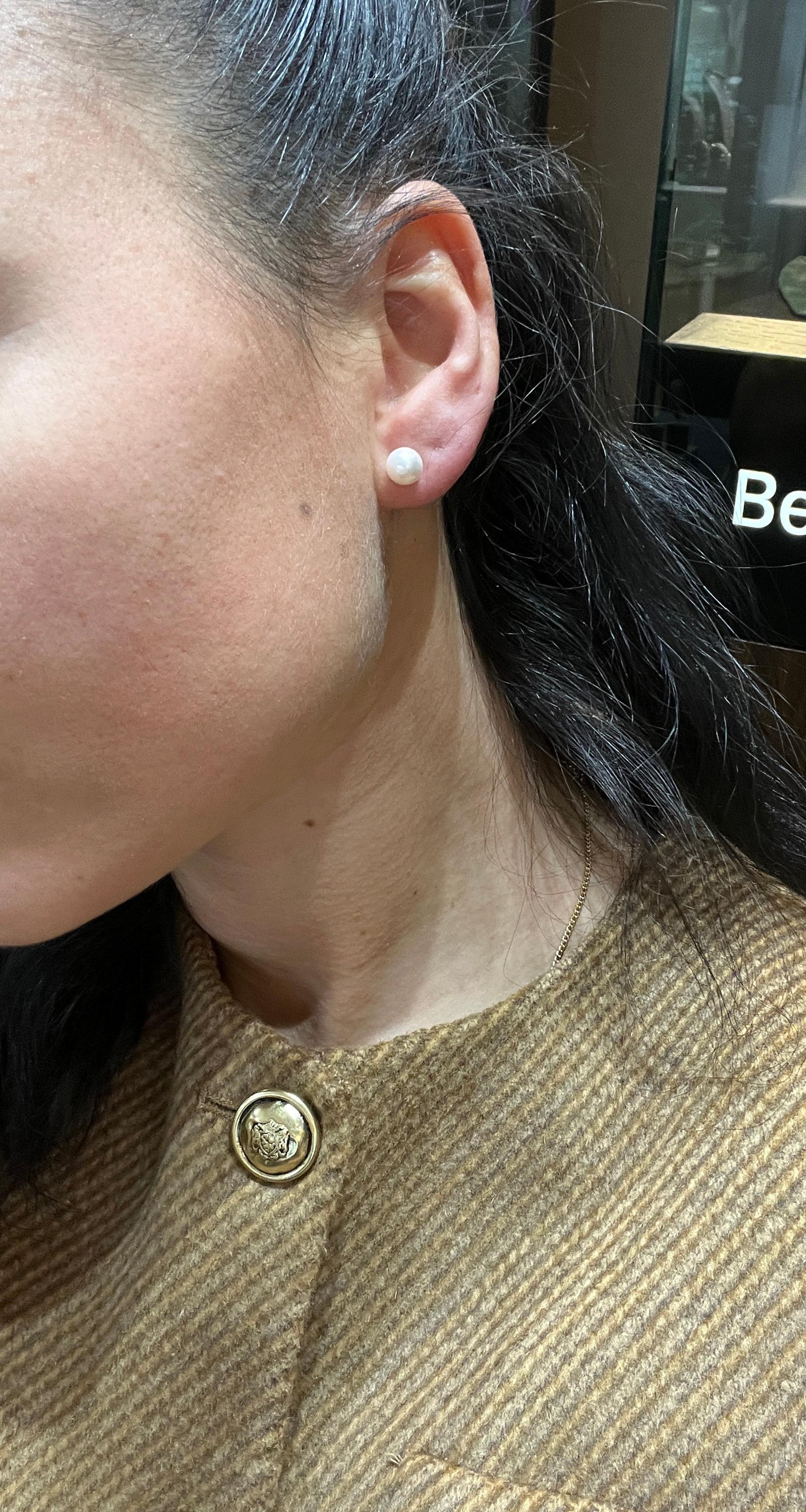 Earring Akoya Pearl Yellow Gold 18 Carats For Sale 4