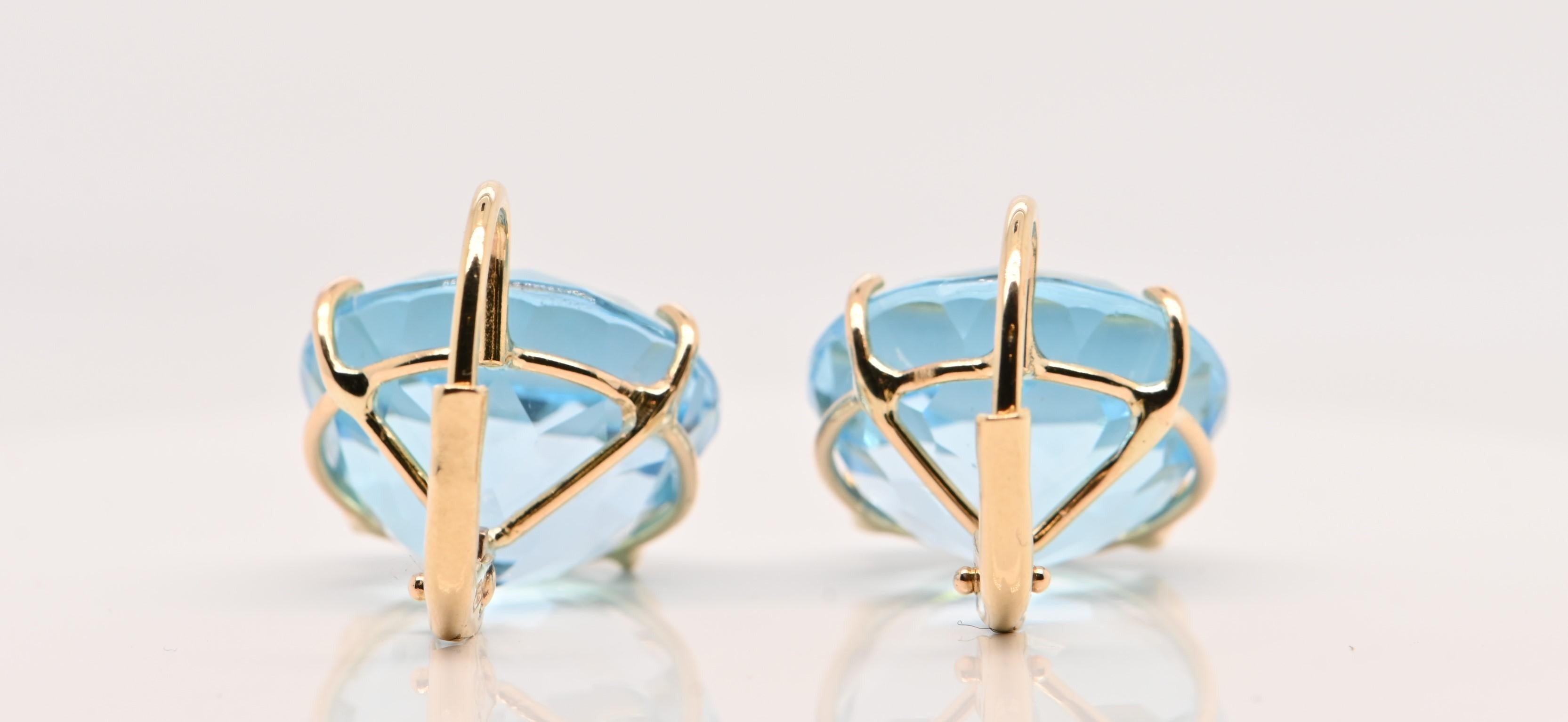 Brilliant Cut Earring Blue Topaz 18 Carat Yellow Gold For Sale