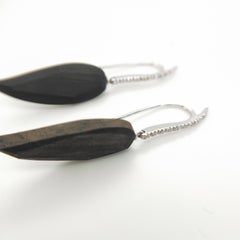 Earring Funny Shape in 18kt white gold, diamonds and faceted ebony drop shape