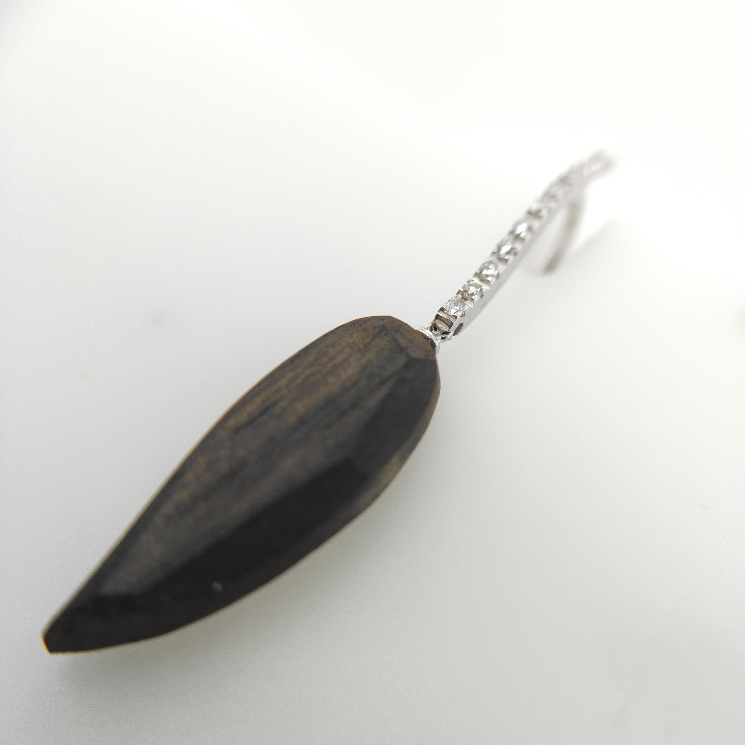 Modern Earring Funny Shape in 18kt white gold, diamonds and faceted ebony drop shape For Sale