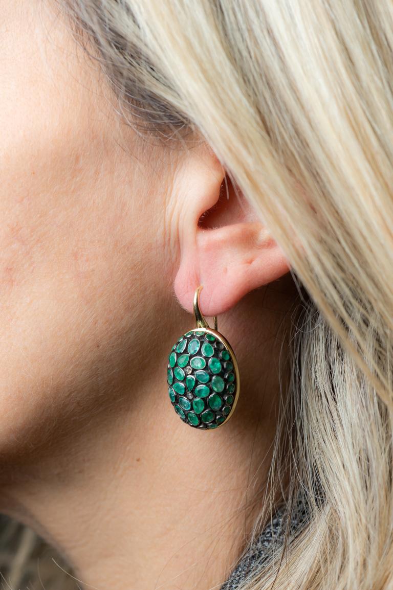 Earring of Turtle Scales, Emeralds Closed, Mounted on Silver and Gold 18 Karat In New Condition In Vannes, FR