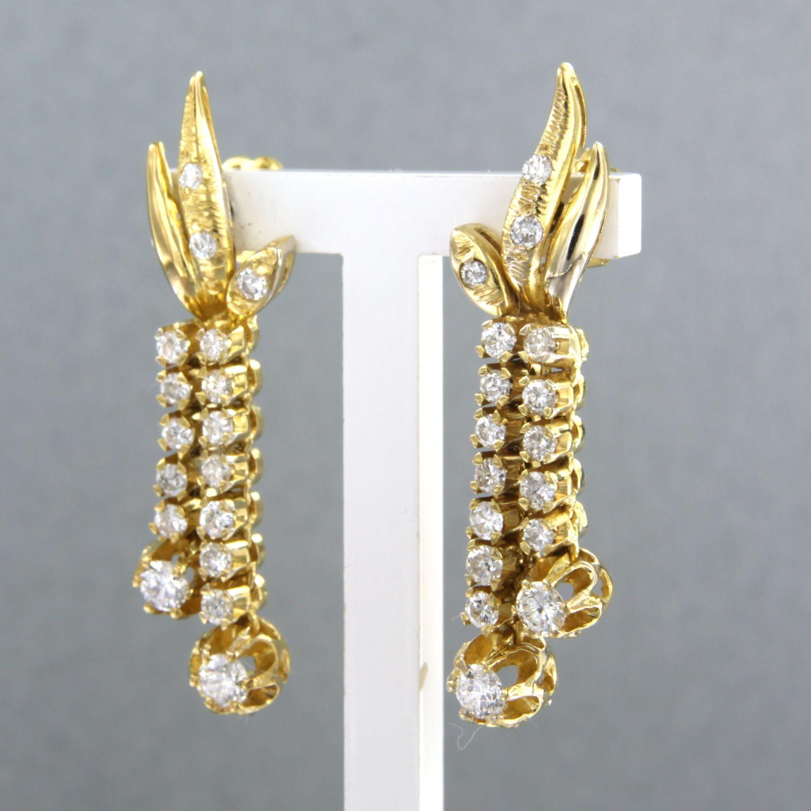 Brilliant Cut Earring set with diamonds 18k yellow gold For Sale
