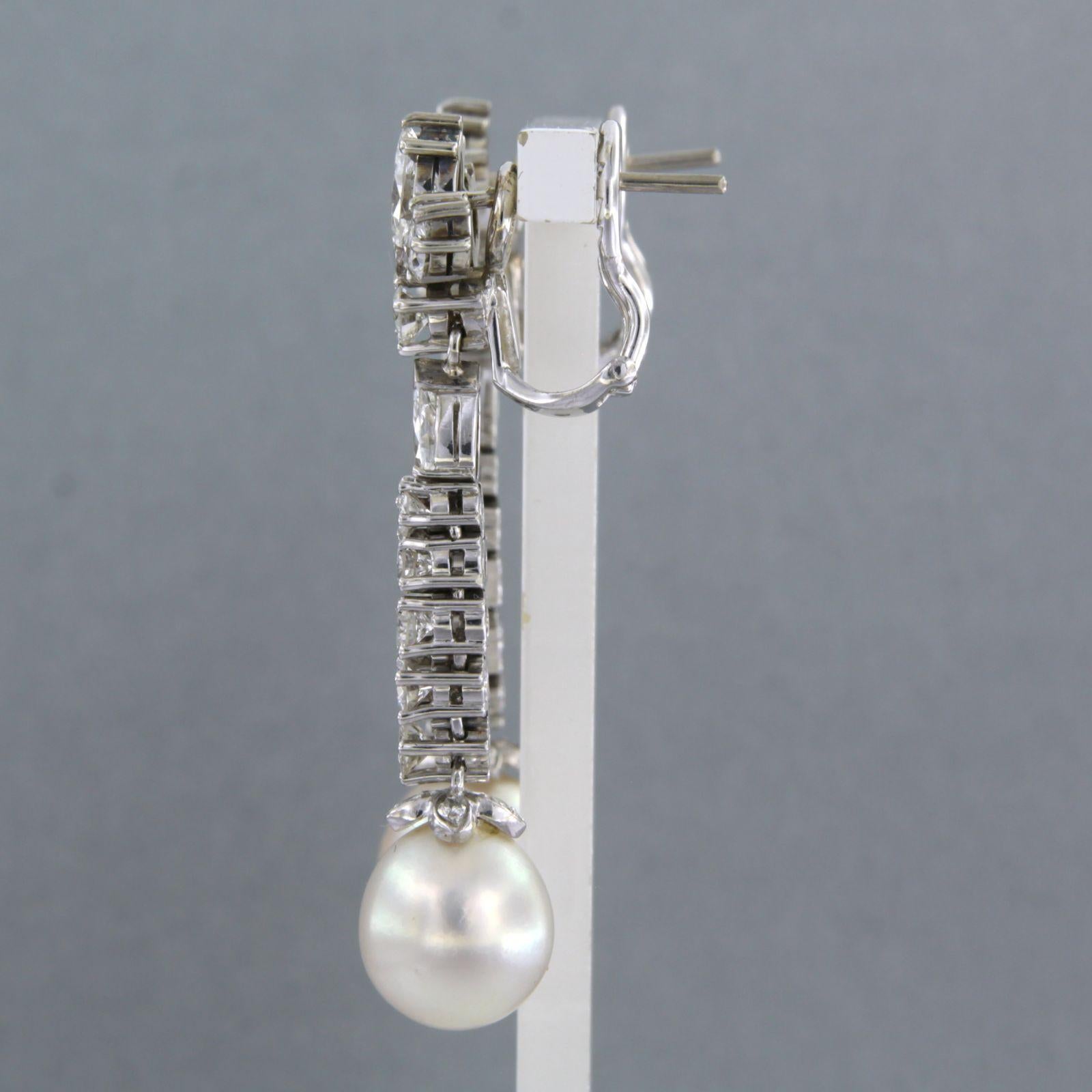 Boucle d'oreille sertie d'une perle et de diamants jusqu'à 4.00ct Or blanc 18k Excellent état - En vente à The Hague, ZH