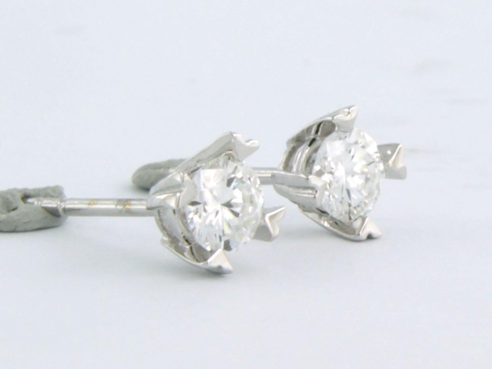 Earring studs set with diamonds 14k white gold In New Condition For Sale In The Hague, ZH