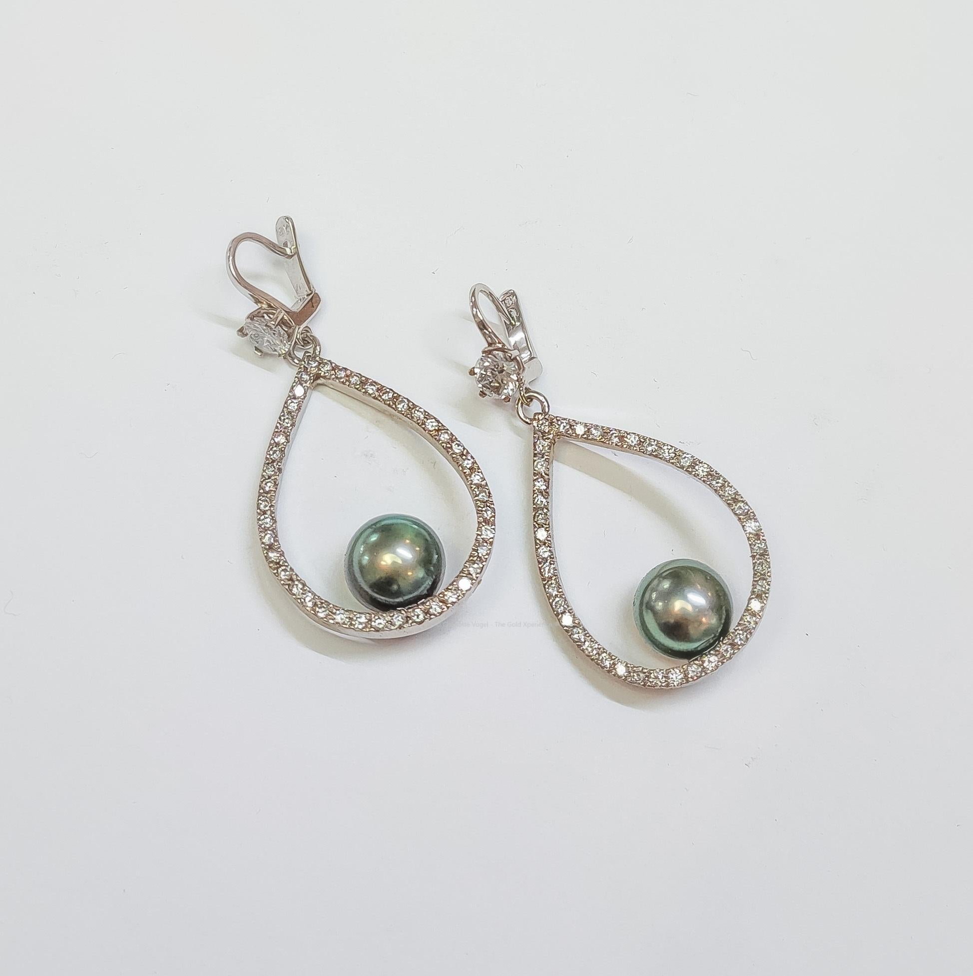 Earring white gold Tahiti pearl In New Condition For Sale In BAARN, NL