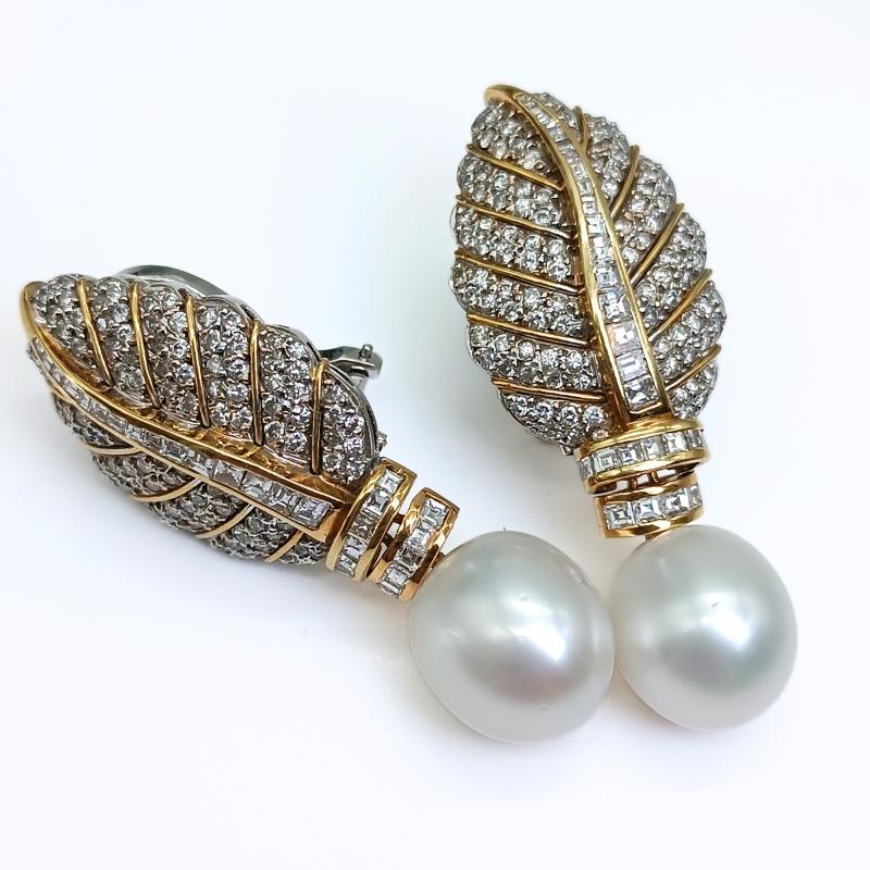 Women's or Men's Earring Wite and Yellow Gold Leaf- Shaped, Diamonds and Australian Pearls For Sale