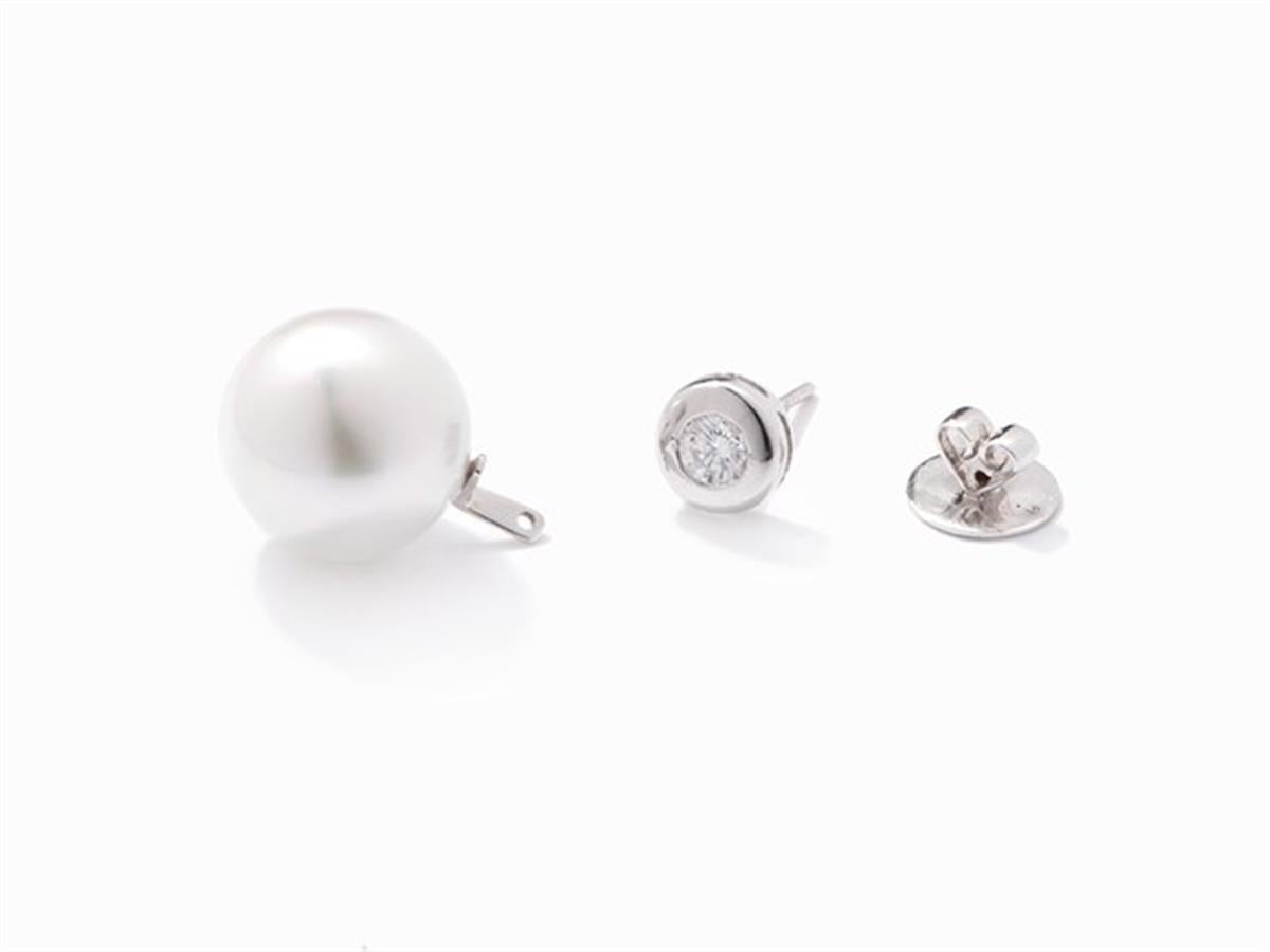 Art Deco Earring with South Sea Pearls and Diamonds, circa 0.93 Carat, White Gold