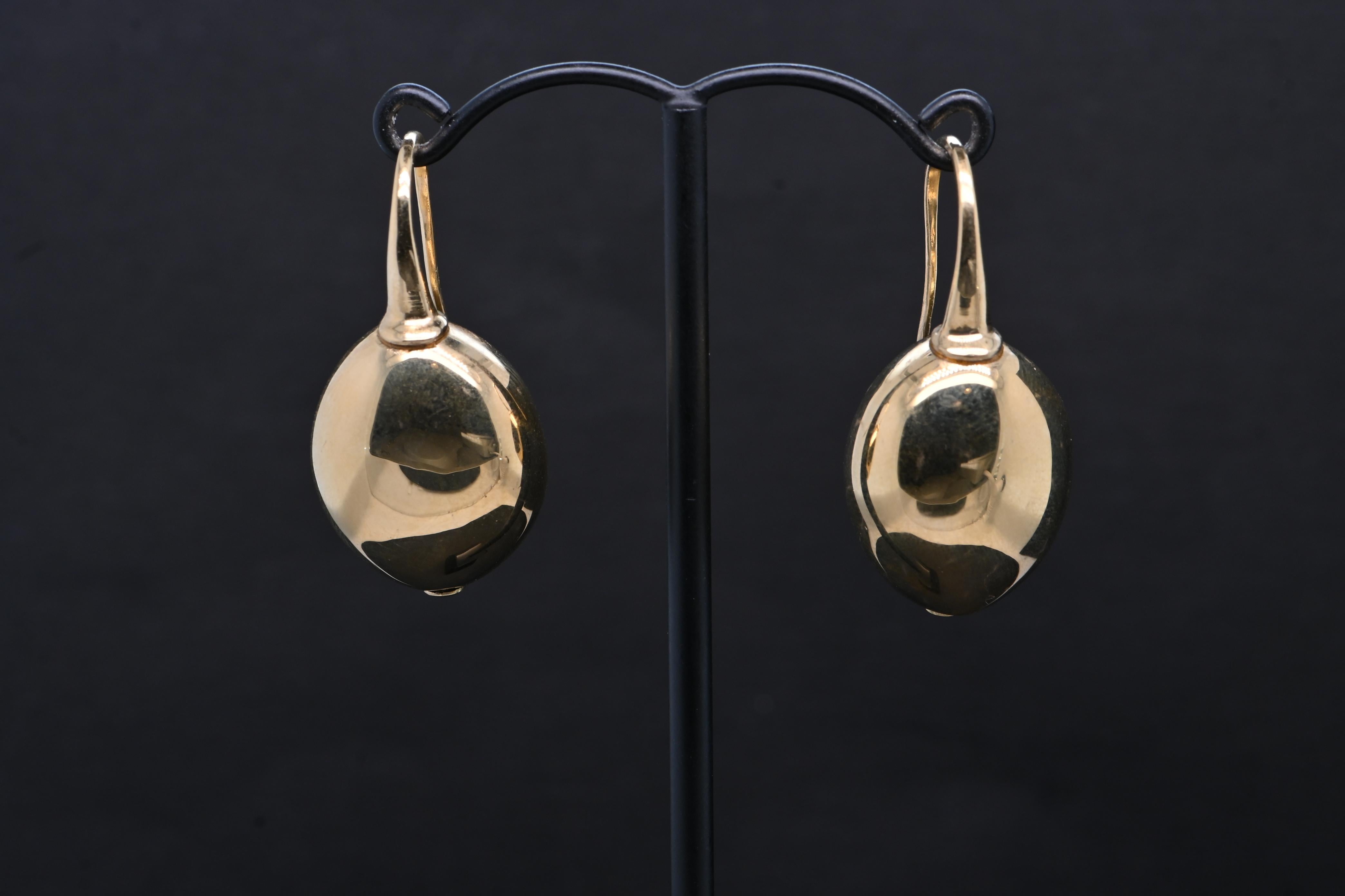 Modern Earring Yellow Gold 18 Carat For Sale
