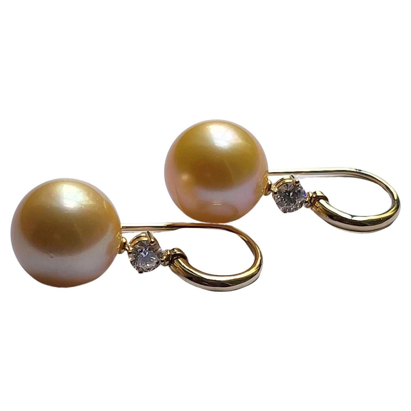 Modern Earrings 13.90 mm Golden South Sea Pearls 0.60 Carat Diamonds Wagner Collection For Sale