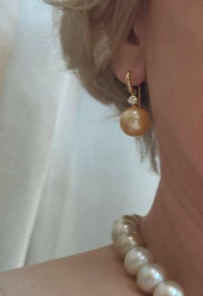 Brilliant Cut Earrings 13.90 mm Golden South Sea Pearls 0.60 Carat Diamonds Wagner Collection For Sale