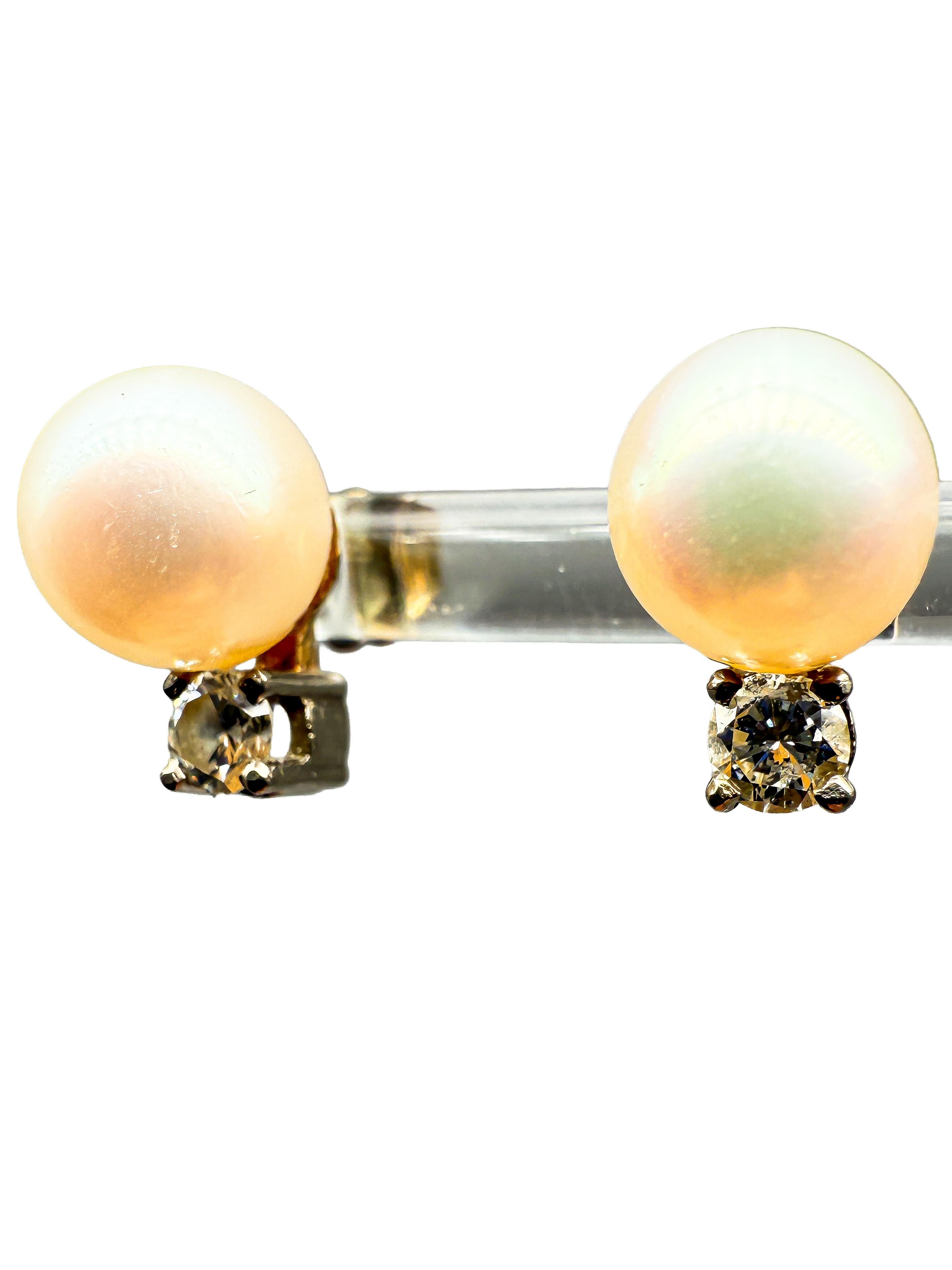Moderno Orecchini, oro bianco 14K con diamanti e perle in vendita