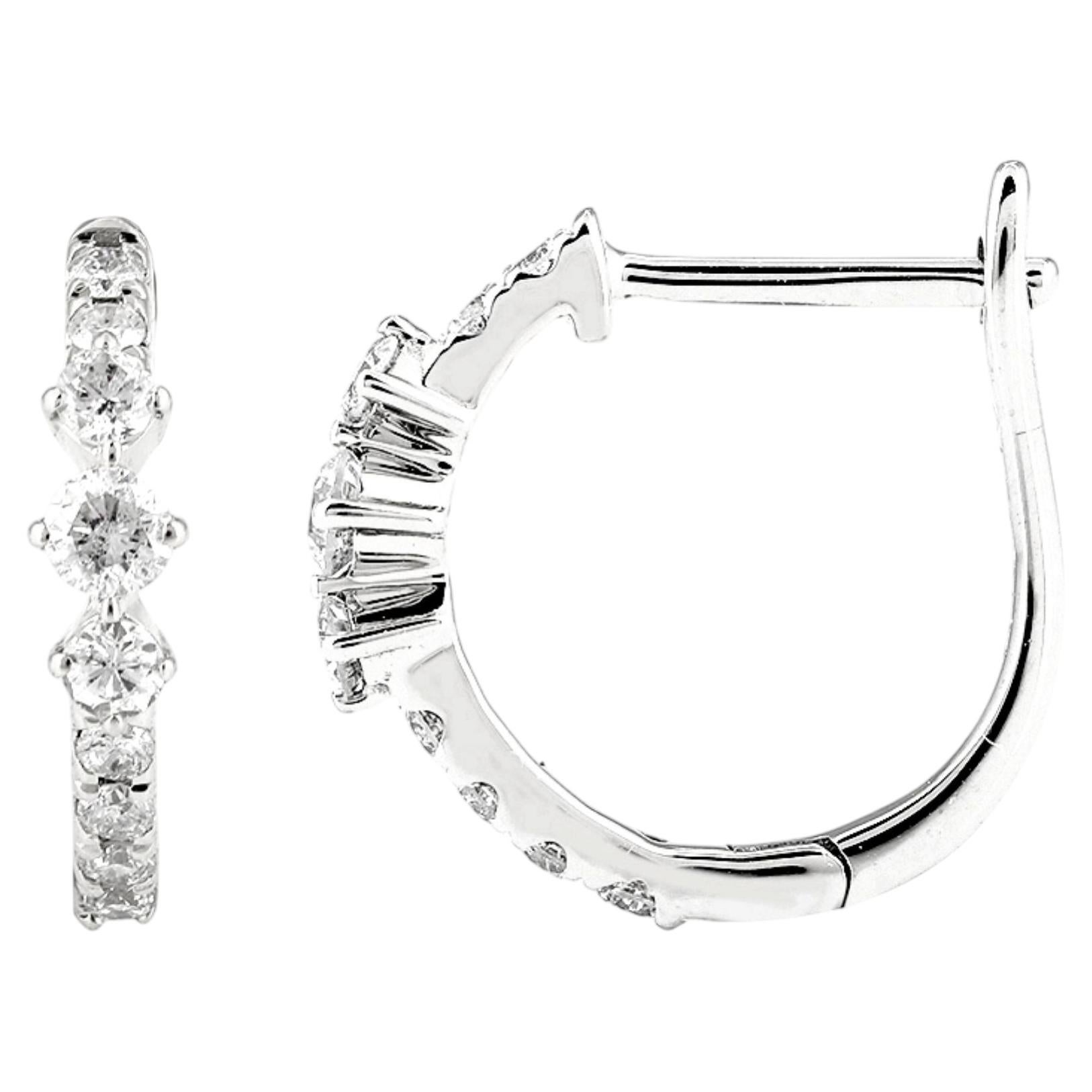 Pendientes Oro Blanco 14KT Diamante Graduado Huggie Hoop