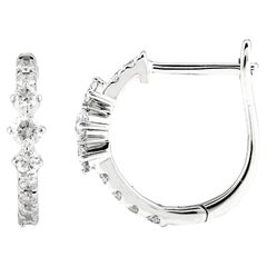 Pendientes Oro Blanco 14KT Diamante Graduado Huggie Hoop
