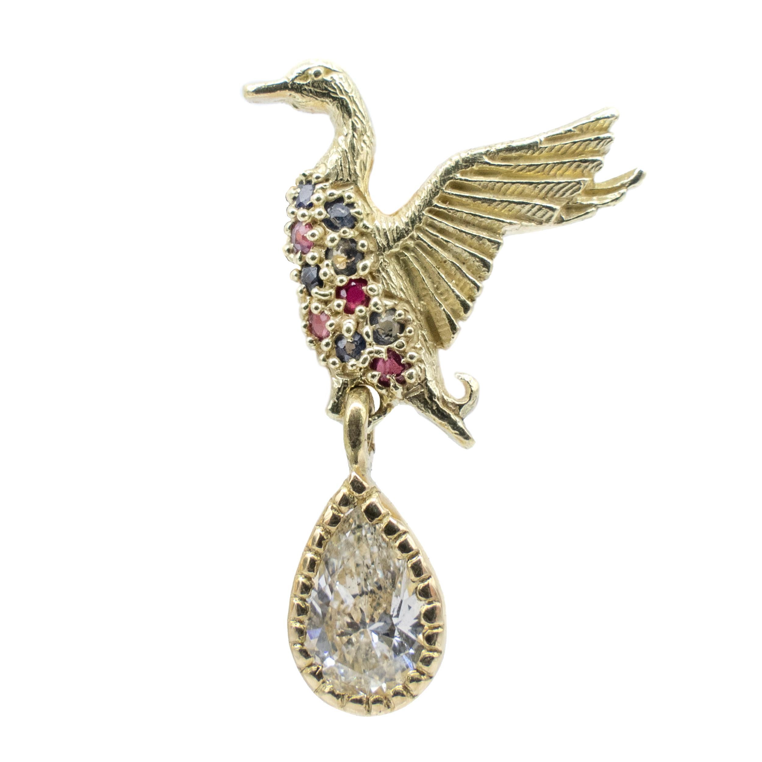 Earrings 18 Karat Gold Ducks Sapphires Rubies Pear Cut Diamond Vicente Gracia

Earrings of 18 karat yellow gold, sapphires, rubies, and two pear-cut diamonds of 0.51 cts H VVS2 and 0.50 cts I VVS2.

These exquisite 18 karat yellow gold earrings
