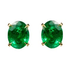 Earrings 18 Karat Yellow Gold with 5.13 Carat Emeralds