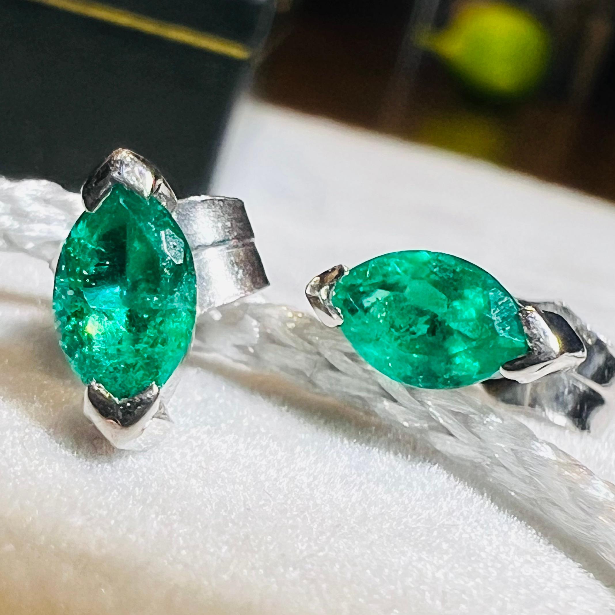Earrings 18ct White Gold Emeralds Marquise Cut 0.40ct For Sale 6