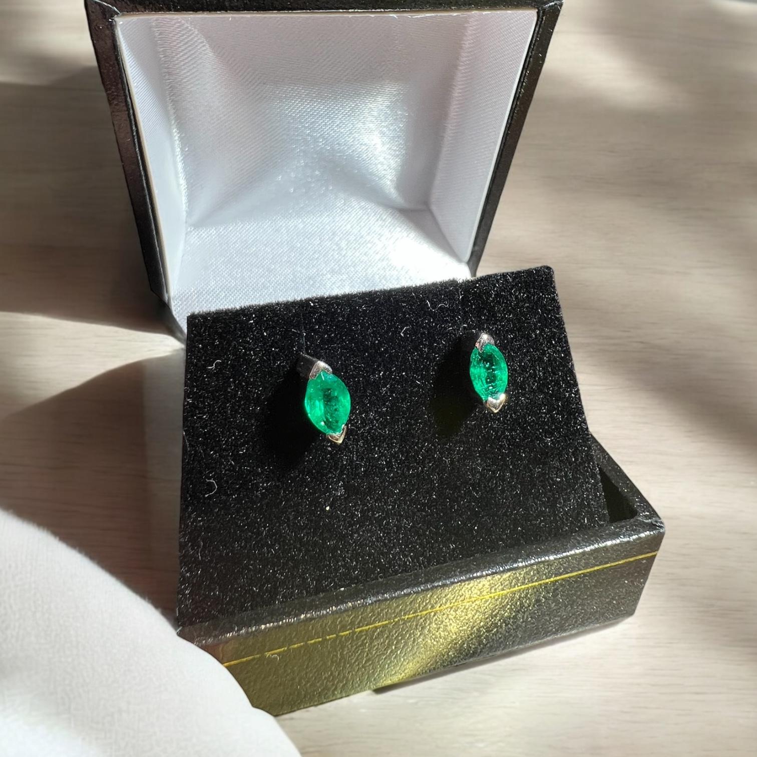Earrings 18ct White Gold Emeralds Marquise Cut 0.40ct For Sale 7