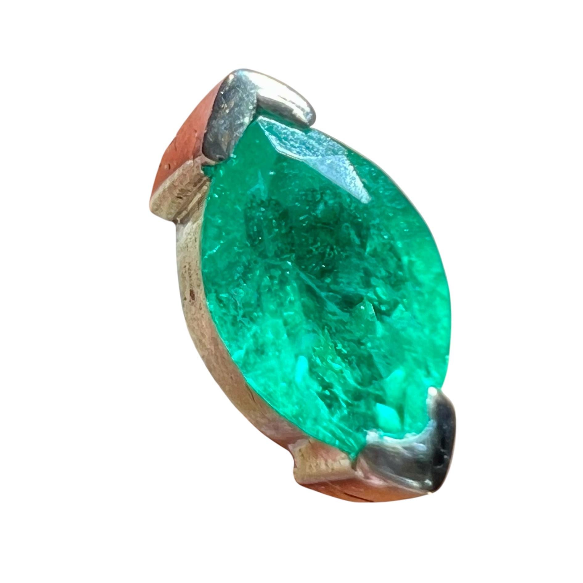 Earrings 18ct White Gold Emeralds Marquise Cut 0.40ct For Sale 8