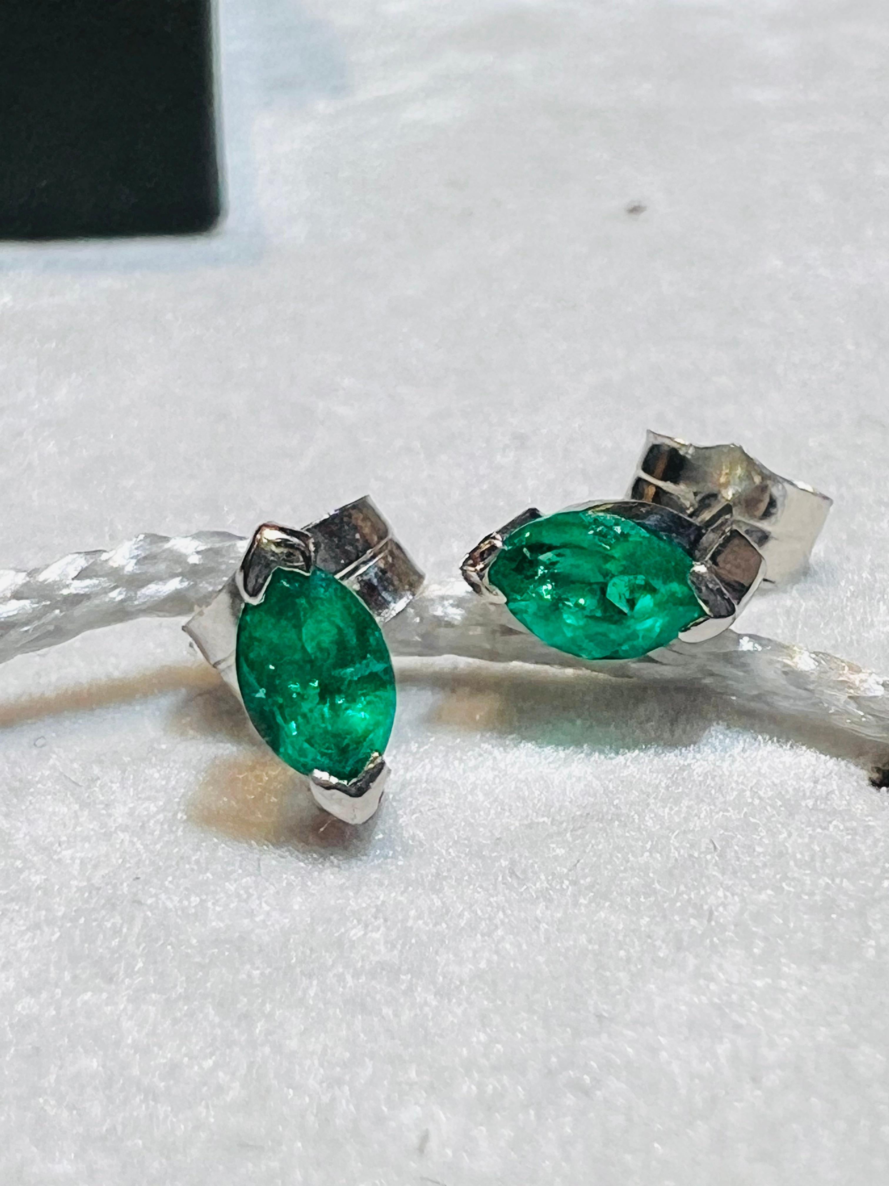 Earrings 18ct White Gold Emeralds Marquise Cut 0.40ct For Sale 1