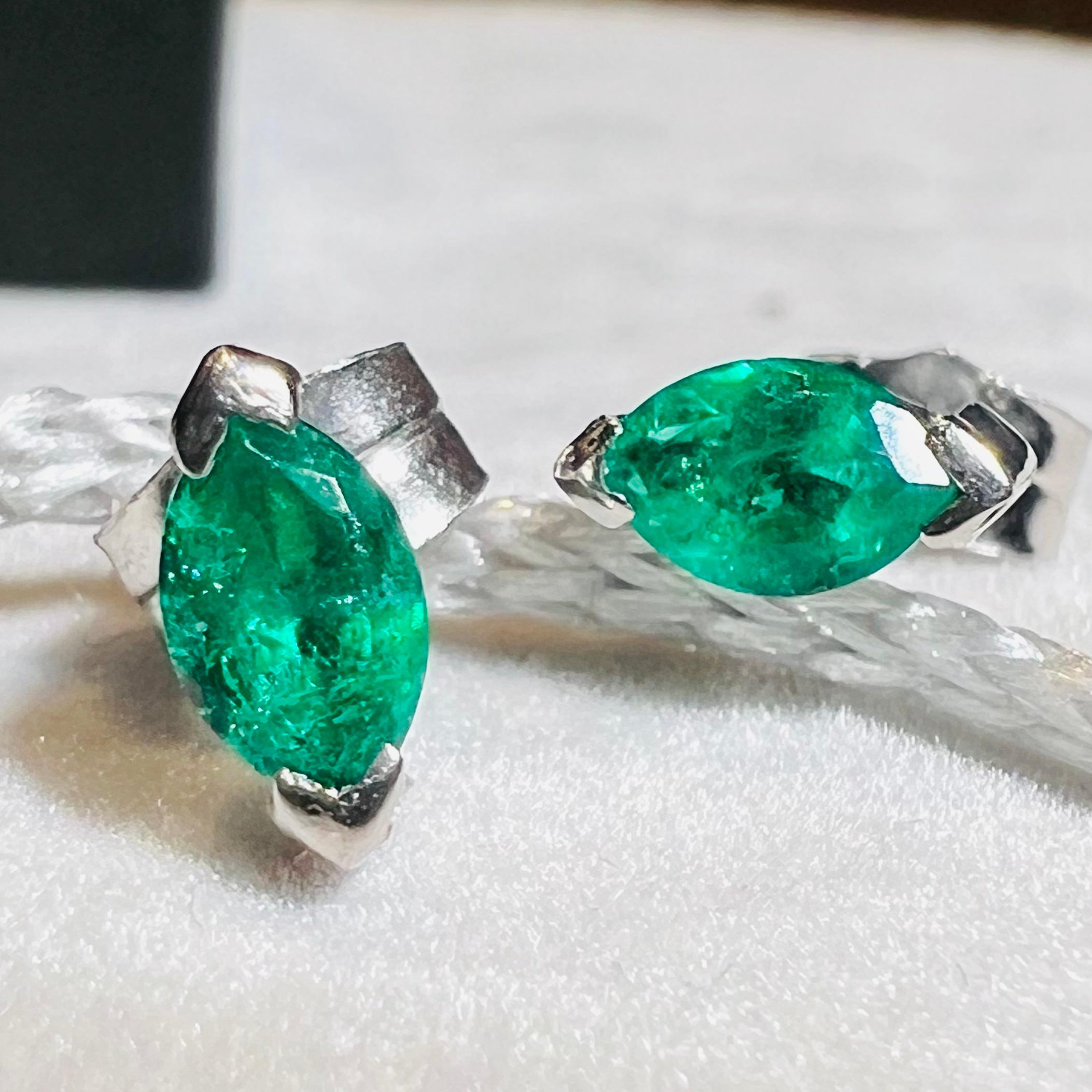 Earrings 18ct White Gold Emeralds Marquise Cut 0.40ct For Sale 4