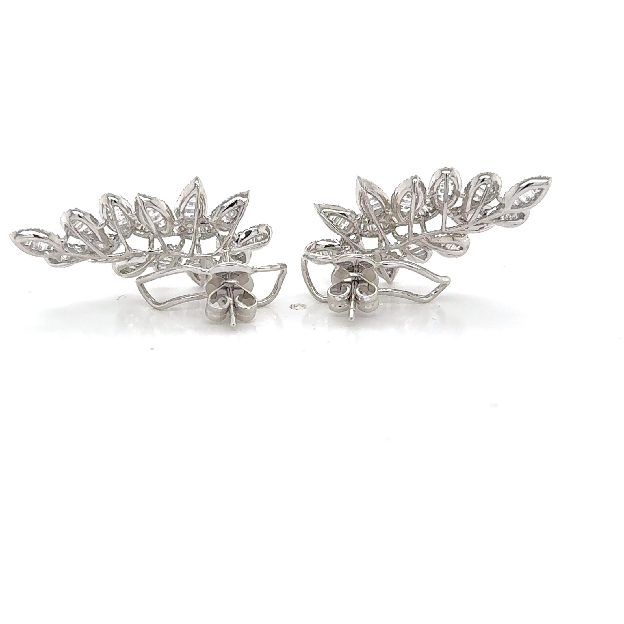 Pendientes 18Kt Baguettes y Diamantes Redondos Declaración Hoja en venta 1