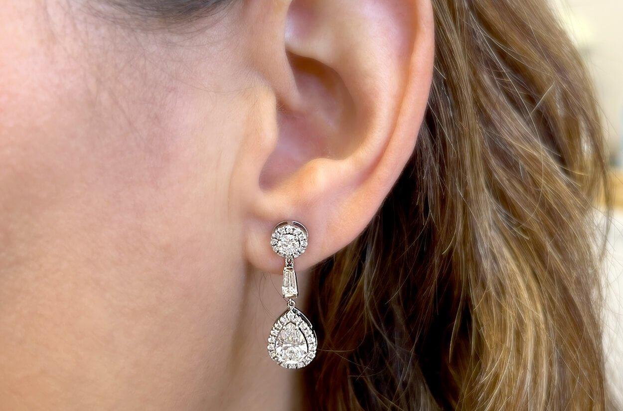 Contemporary Earrings 18kt Gold Teardrop GIA Diamonds Dangle Studs For Sale