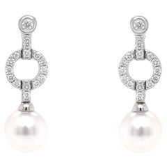 Boucles d'oreilles pendantes en or blanc 18 carats avec perles des mers du Sud et diamants
