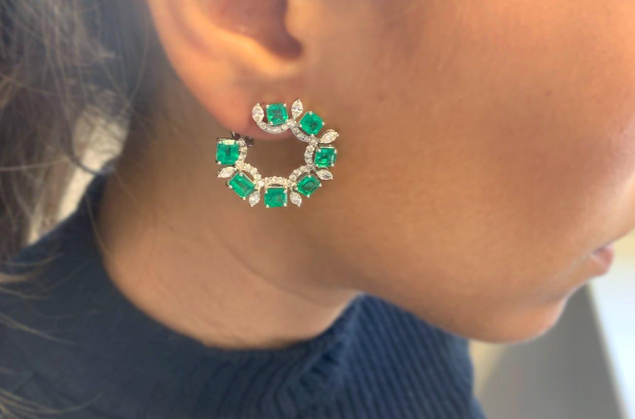 Contemporary Earrings 18kt White Gold Look-At-Me Emeralds 6.47 carats & Diamonds 1.94 carats. For Sale