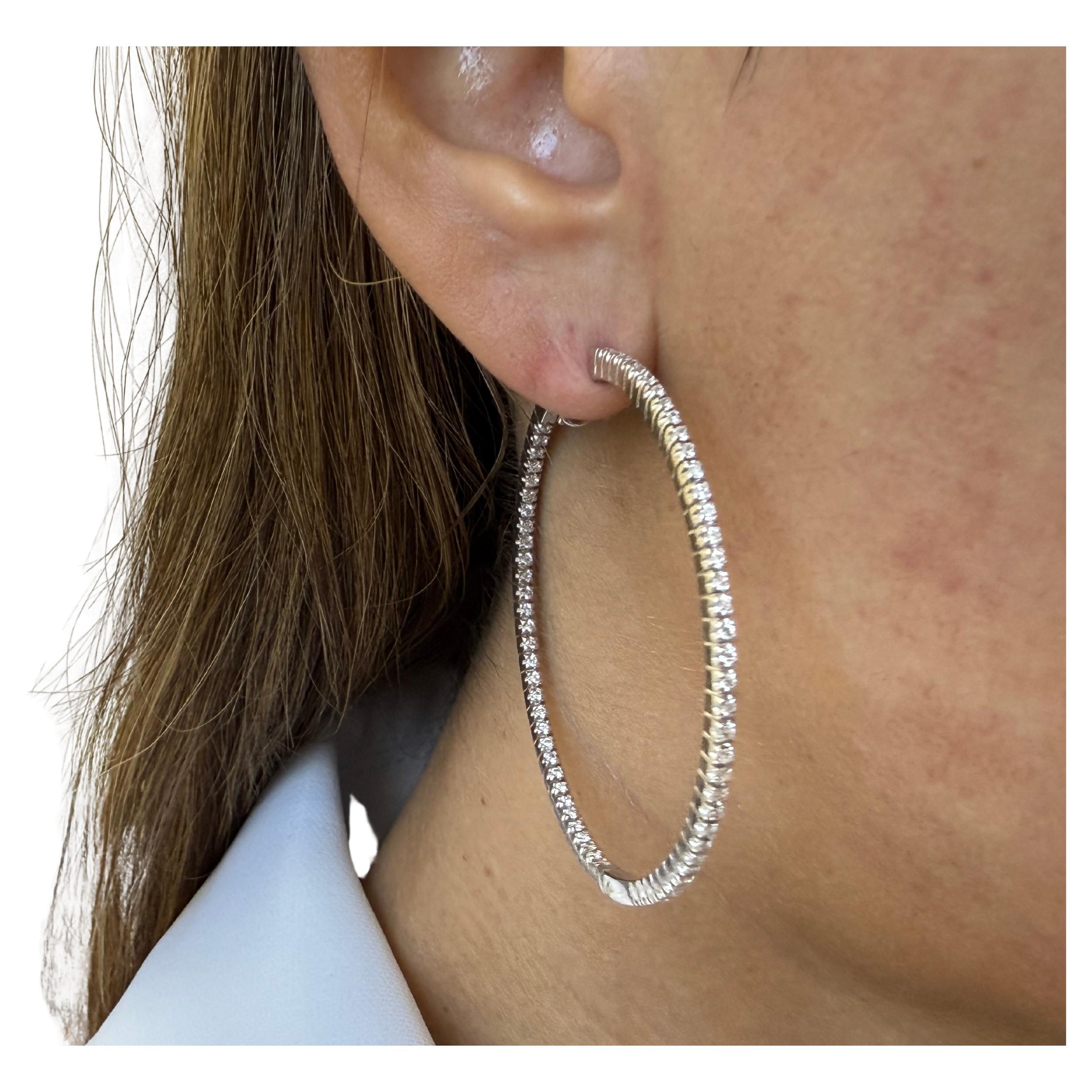 Boucles d'oreilles en or blanc 18kt anneaux ronds et diamants  1,20 cts en vente