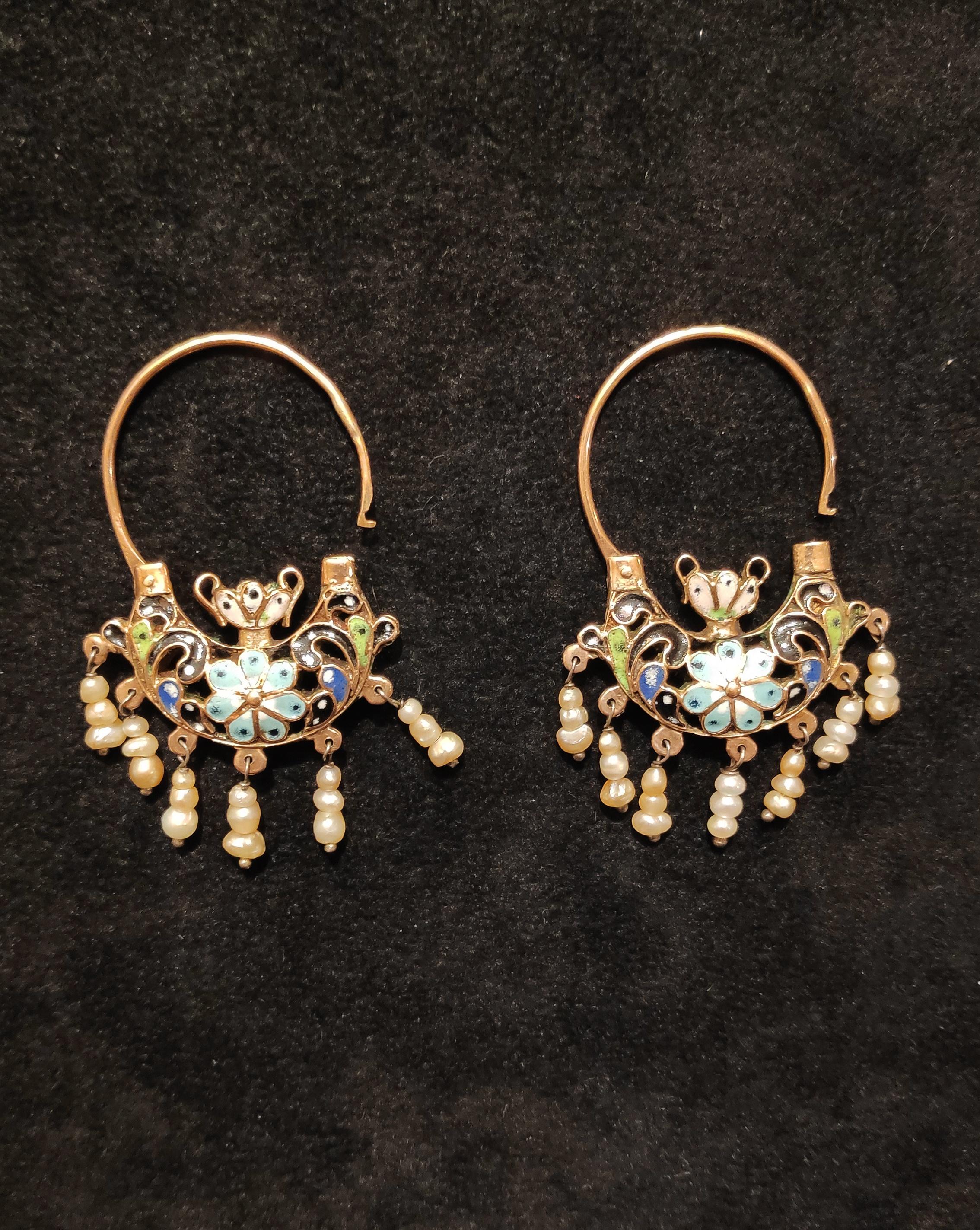 Pair of antique earrings called 
