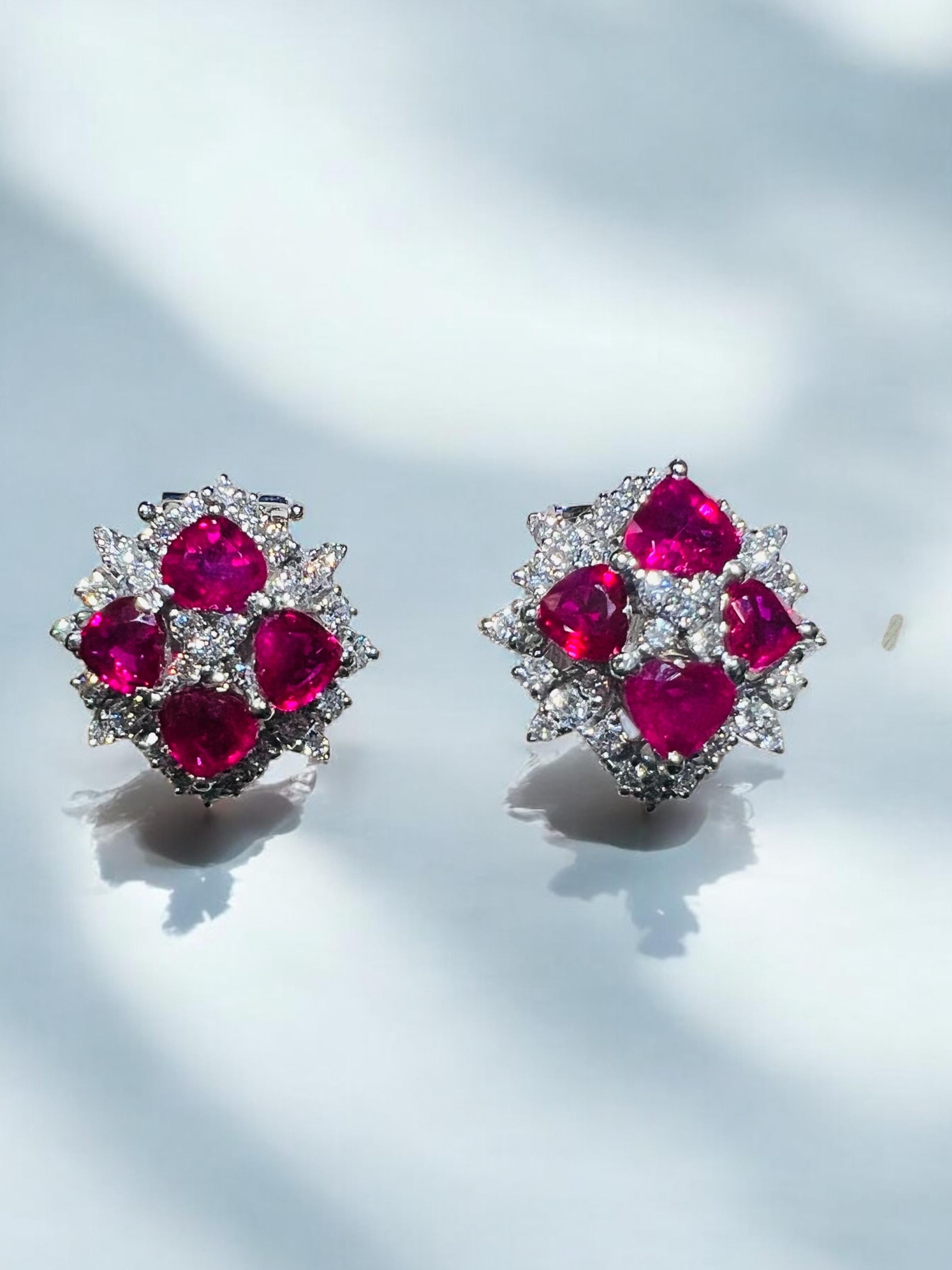 Pendientes 8 Rubíes talla corazón, Diamantes, Oro 18 Quilates en Bueno estado para la venta en SAINT-OUEN-SUR-SEINE, FR