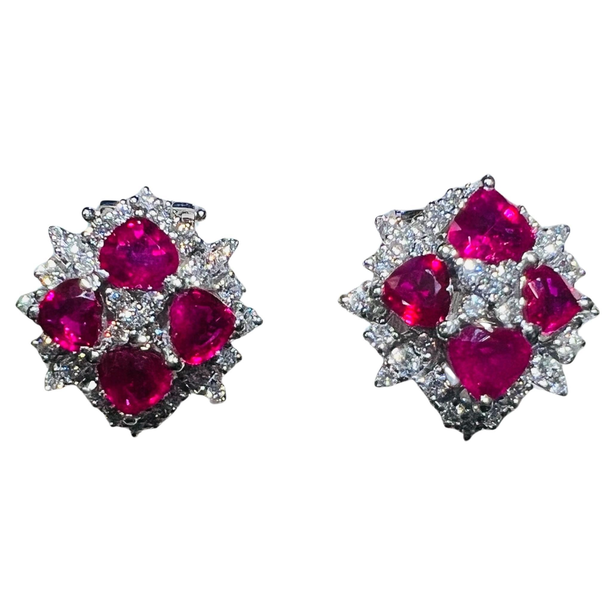 Pendientes 8 Rubíes talla corazón, Diamantes, Oro 18 Quilates en venta