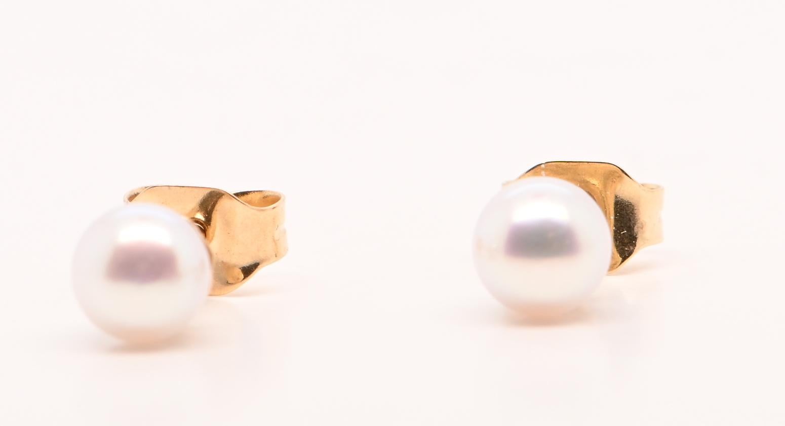 Contemporary Earrings Akoya Pearls Yellow Gold 18 Carats For Sale