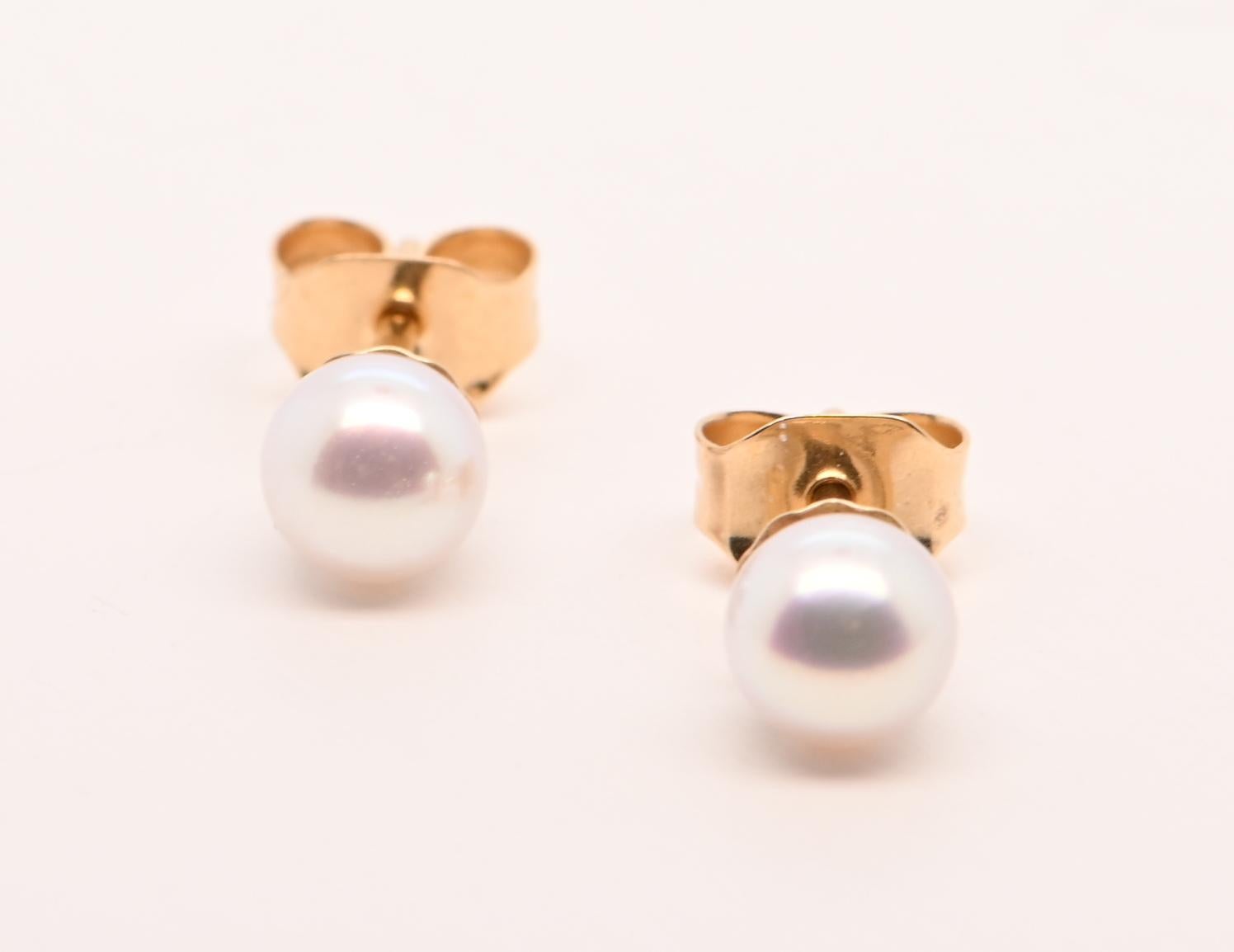 Women's or Men's Earrings Akoya Pearls Yellow Gold 18 Carats For Sale