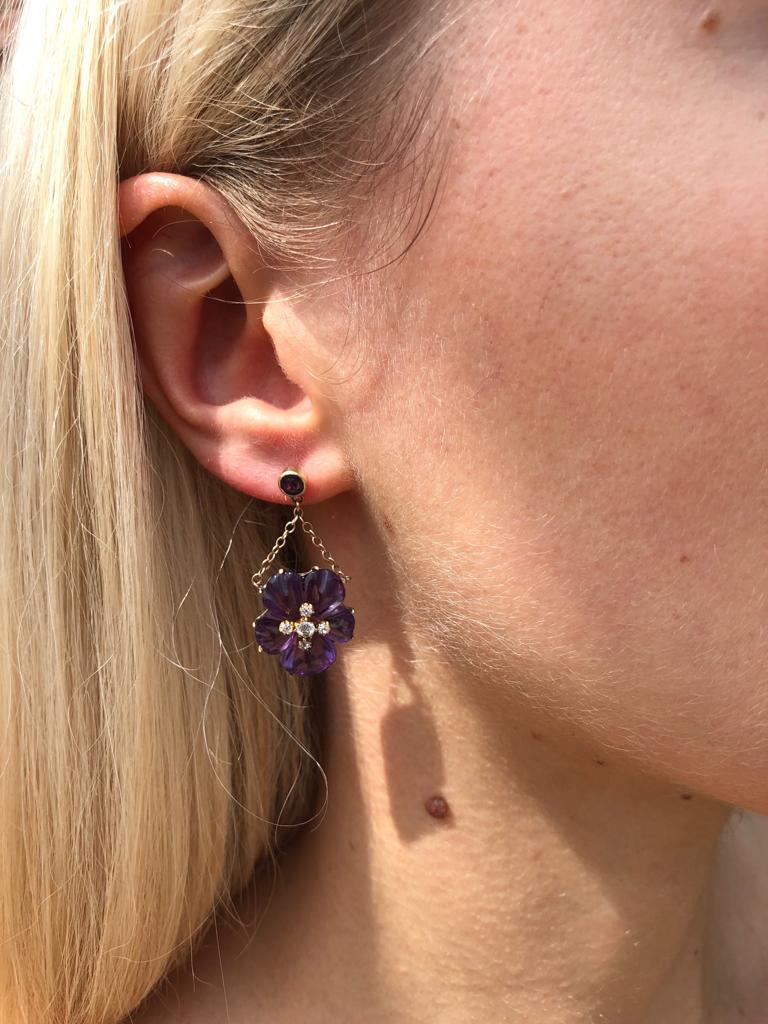 High Victorian Pansy Flower Earrings of Carved Amethyst and Diamond Centre, English circa 1875 For Sale
