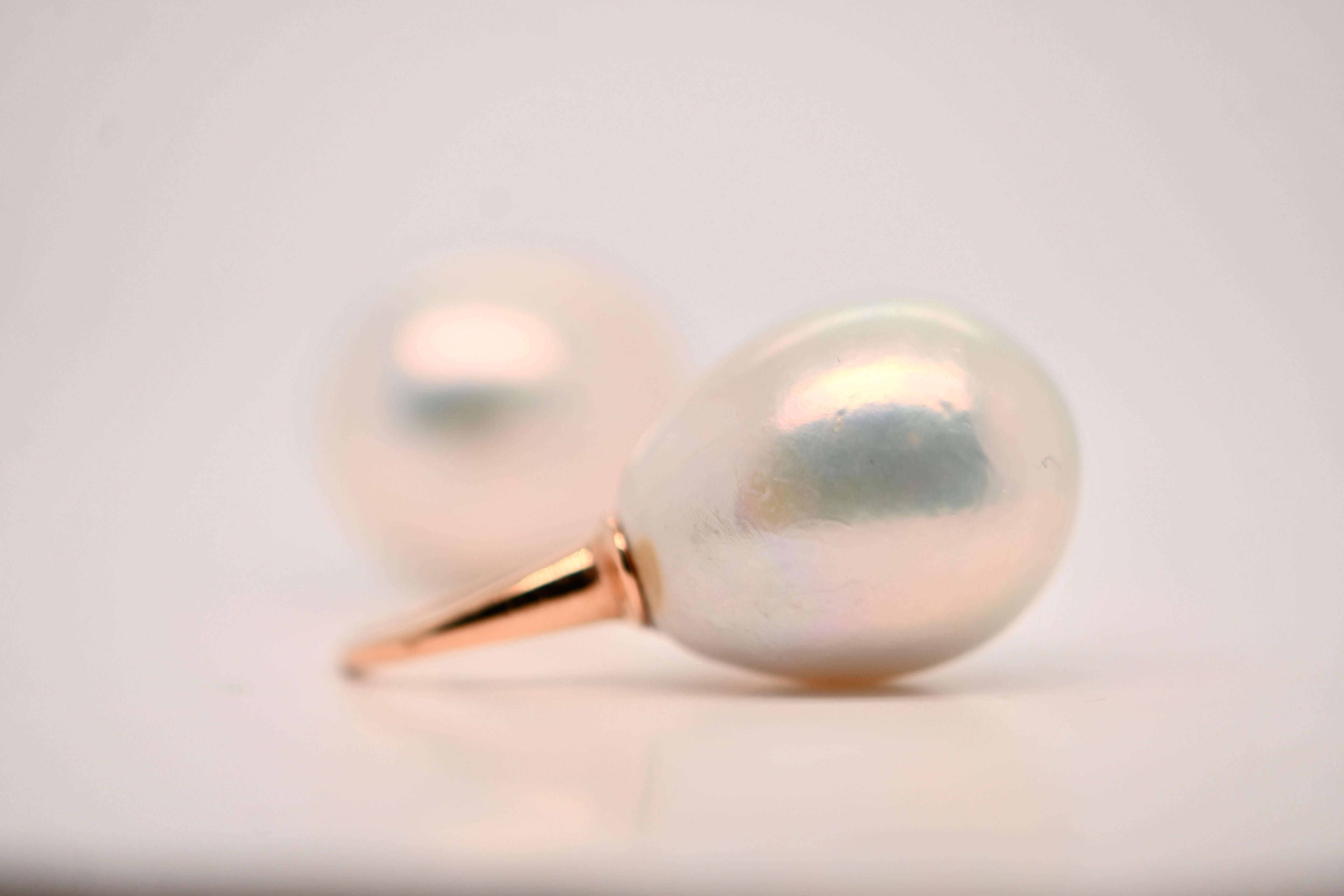 Discover these magnificent earrings. These earrings will brighten your face and perfect any outfit. The earring's delicate hook provides a secure hold. These earrings are timeless. 

We have transform these listening for free shipping. 