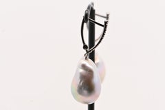 Earrings Black Diamonds 0, 10ct Baroque Pearl Gold 18 Carats