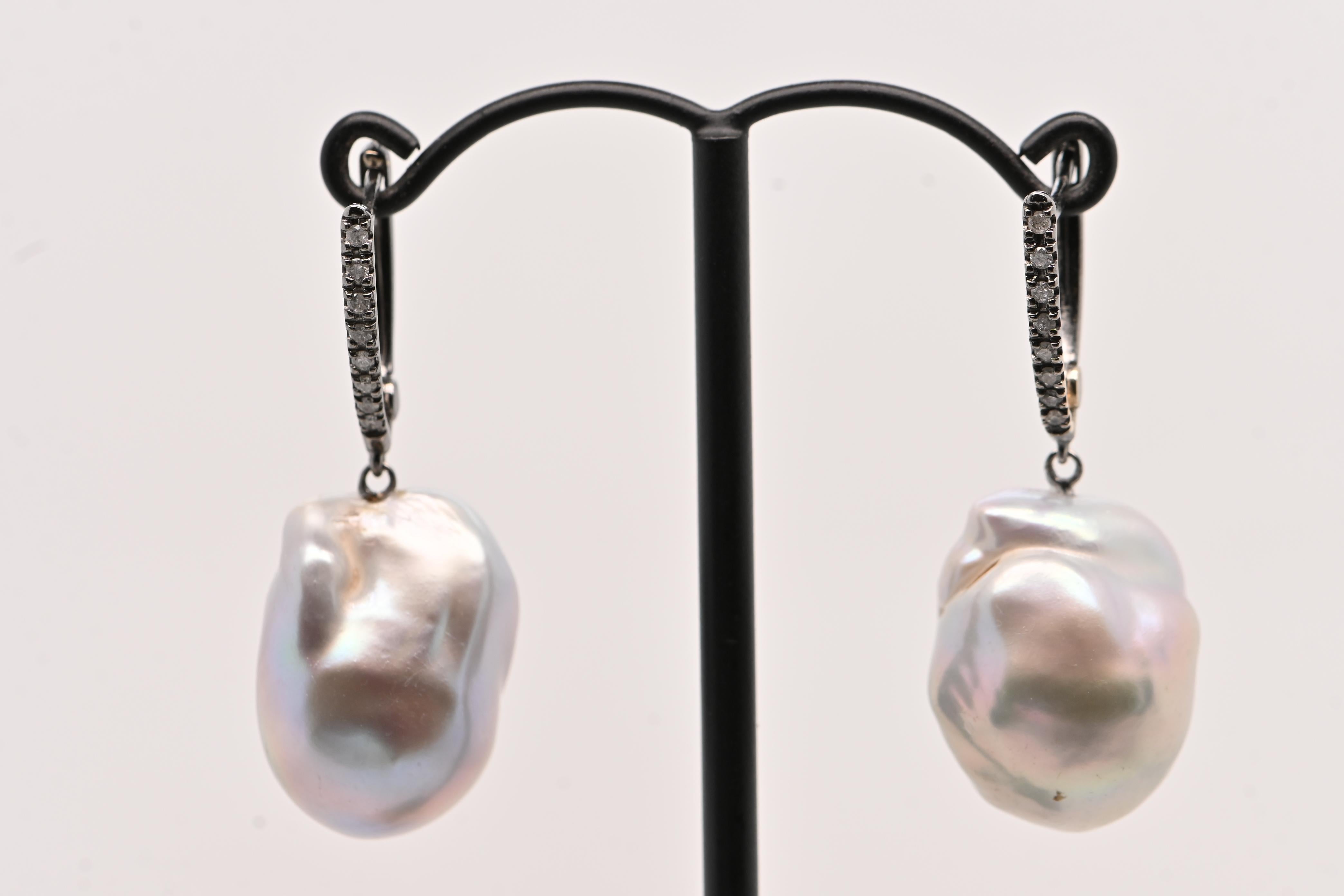 Women's Earrings Black Diamonds 0, 10ct Baroque Pearl Gold 18 Carats For Sale