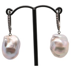 Orecchini con diamanti neri 0, 10ct oro perlato barocco 18 carati