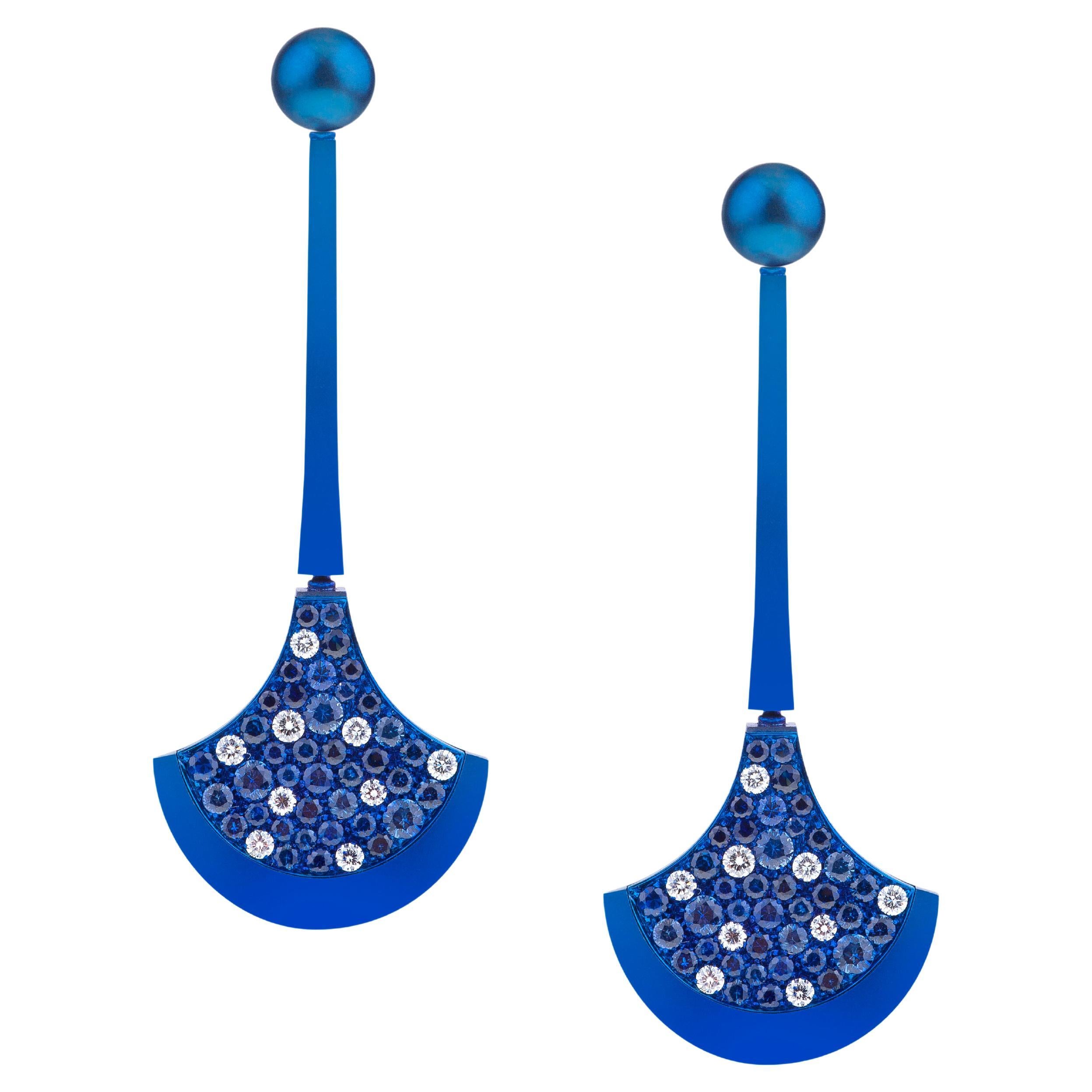 Boucles d'oreilles en itatium bleu avec diamants et saphir bleu en vente