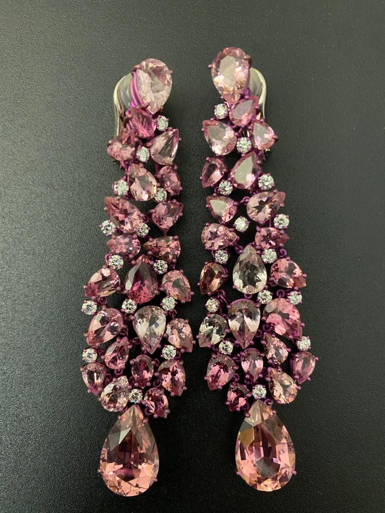 Titanium and Gold Diamonds and pink tourmalines Earrings Chandelier 

Earrings Chandelier set with diamonds & Pink tourmalines pear shape
Titanium & Gold 
28 diamonds brilliant cut for 2.00 Cts
46 pink tourmalines pear shape for 42.42 Cts
Convenient