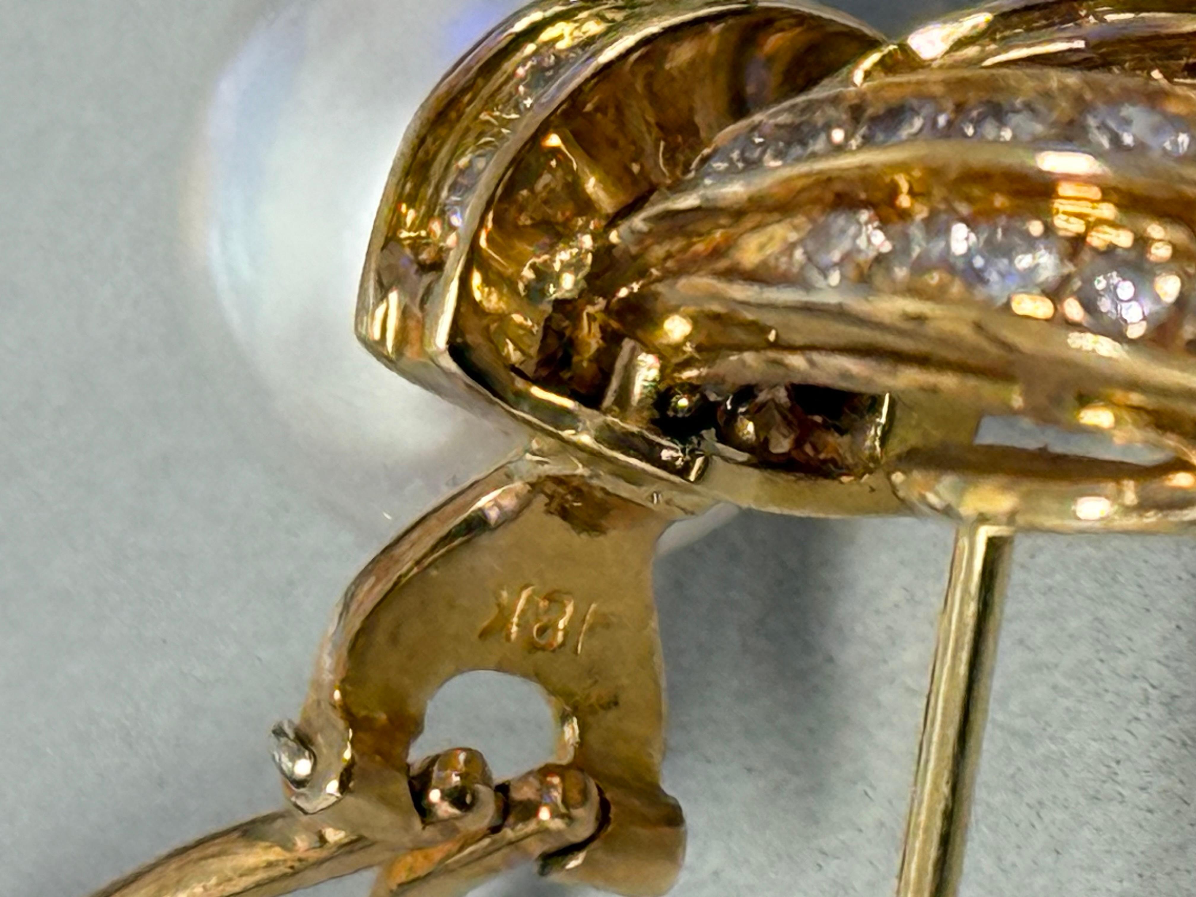 Orecchini classici in oro 18kt con perle e diamanti dei mari del sud in vendita 4
