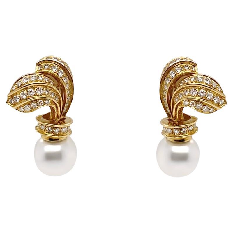 Orecchini classici in oro 18kt con perle e diamanti dei mari del sud in vendita